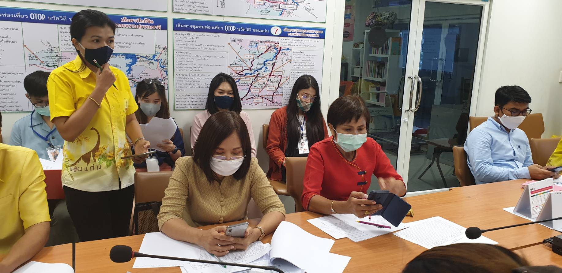 ? พช.ขอนแก่น ประชุมชี้แจงแนวทางการดำเนินกิจกรรมส่งเสริมการจำหน่ายผลิตภัณฑ์ OTOP ผ่านช่องทาง Online เจ้าหน้าที่พัฒนาชุมชน รับผิดชอบงาน OTOP ?