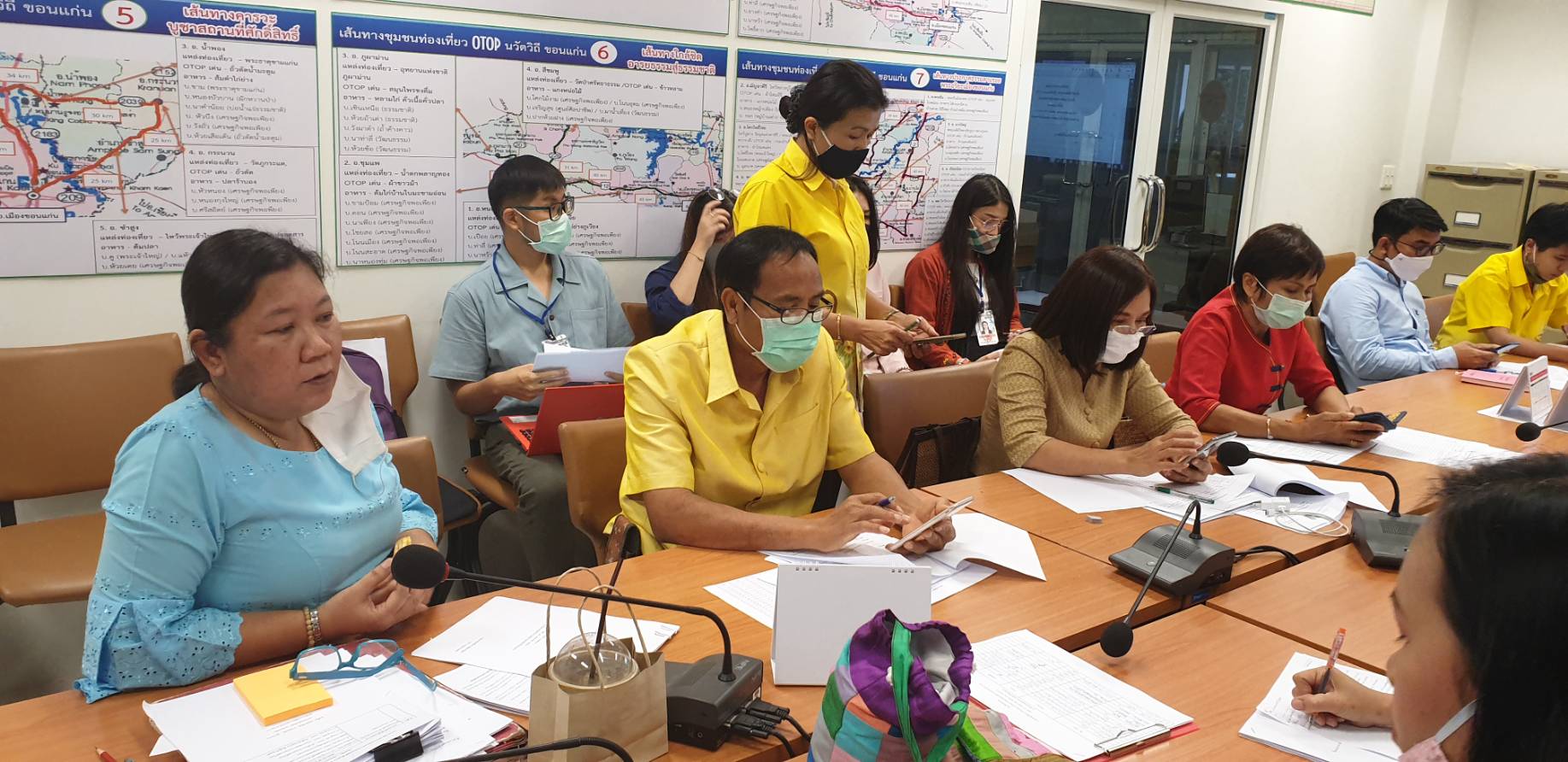 ? พช.ขอนแก่น ประชุมชี้แจงแนวทางการดำเนินกิจกรรมส่งเสริมการจำหน่ายผลิตภัณฑ์ OTOP ผ่านช่องทาง Online เจ้าหน้าที่พัฒนาชุมชน รับผิดชอบงาน OTOP ?
