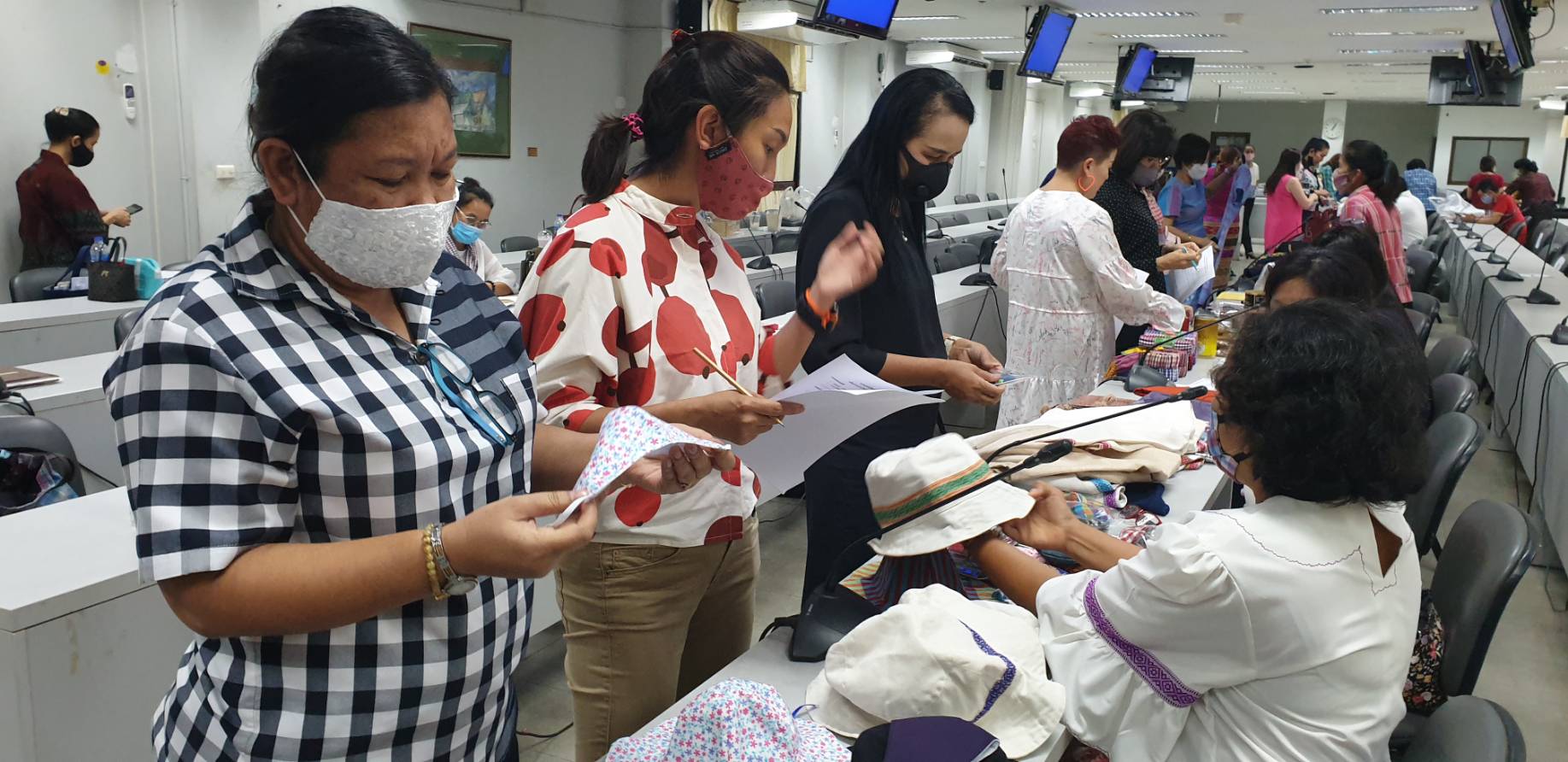 ?จังหวัดขอนแก่น หนุนผลิตภัณฑ์ OTOP เด่น สร้างรายได้สู่ชุมชน?
