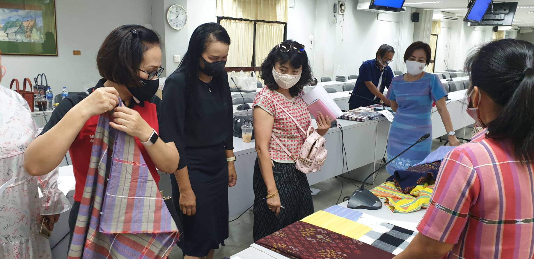 ?จังหวัดขอนแก่น หนุนผลิตภัณฑ์ OTOP เด่น สร้างรายได้สู่ชุมชน?