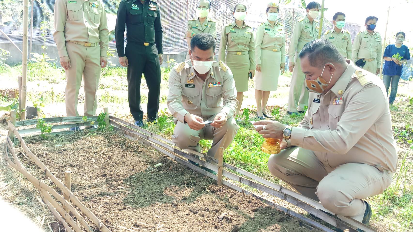 ? พช.ขอนแก่น จับมือภาคีรวมพลังสร้าง “คลังเมล็ดพันธุ์ผัก” ขยายผล 90 วัน ปลูกผักสวนครัว สร้างความมั่นคงทางอาหาร” ?