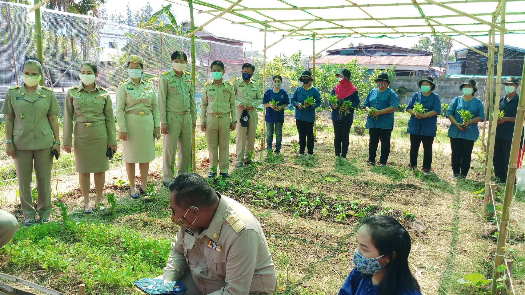 ? พช.ขอนแก่น จับมือภาคีรวมพลังสร้าง “คลังเมล็ดพันธุ์ผัก” ขยายผล 90 วัน ปลูกผักสวนครัว สร้างความมั่นคงทางอาหาร” ?