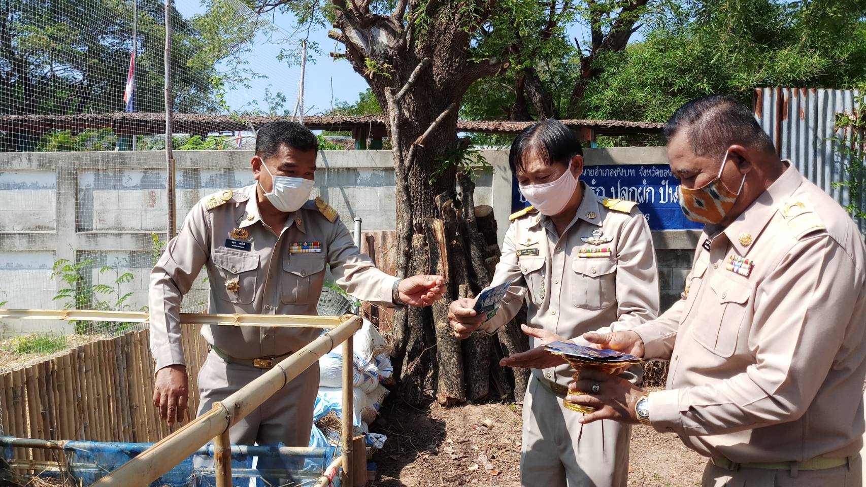 ? พช.ขอนแก่น จับมือภาคีรวมพลังสร้าง “คลังเมล็ดพันธุ์ผัก” ขยายผล 90 วัน ปลูกผักสวนครัว สร้างความมั่นคงทางอาหาร” ?