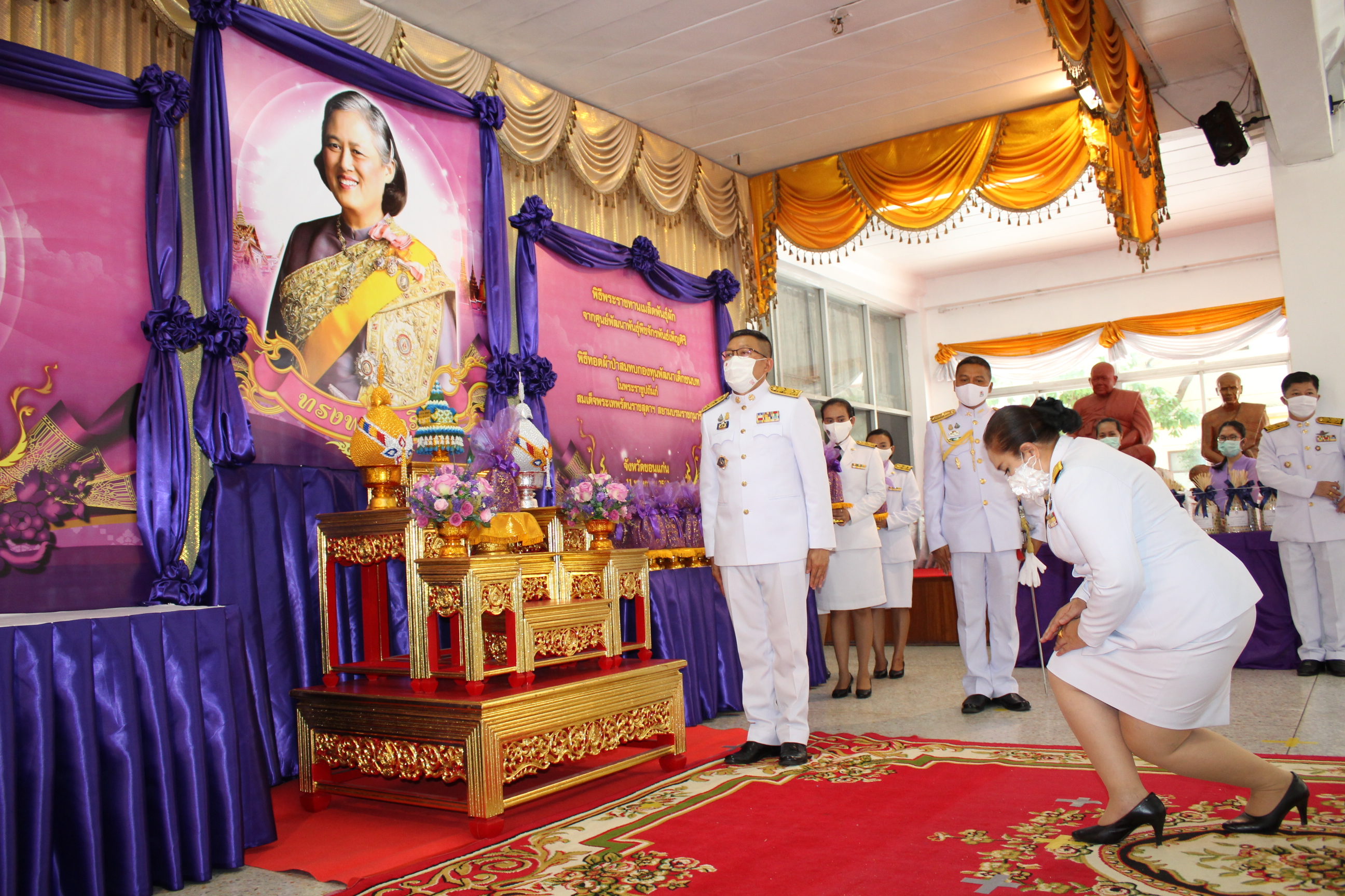 ? จังหวัดขอนแก่น จัดพิธีรับมอบเมล็ดพันธุ์ผักพระราชทานจากศูนย์พัฒนาพันธุ์พืชจักรพันธ์เพ็ญศิริฯ ผ่านโครงการ “ทหารพันธุ์ดี” มลฑลทหารบกที่ 23 จังหวัดขอนแก่น ?