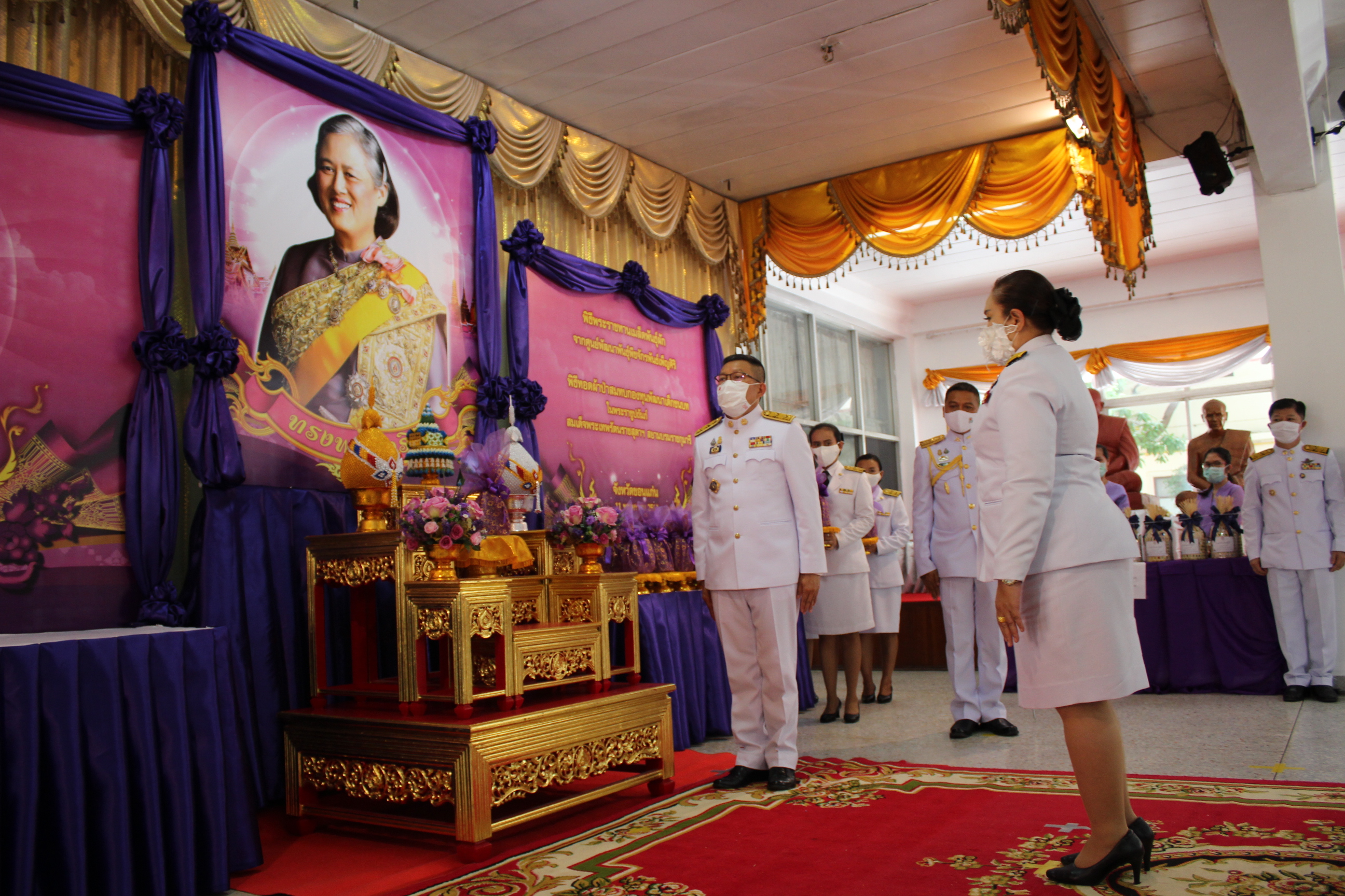 ? จังหวัดขอนแก่น จัดพิธีรับมอบเมล็ดพันธุ์ผักพระราชทานจากศูนย์พัฒนาพันธุ์พืชจักรพันธ์เพ็ญศิริฯ ผ่านโครงการ “ทหารพันธุ์ดี” มลฑลทหารบกที่ 23 จังหวัดขอนแก่น ?
