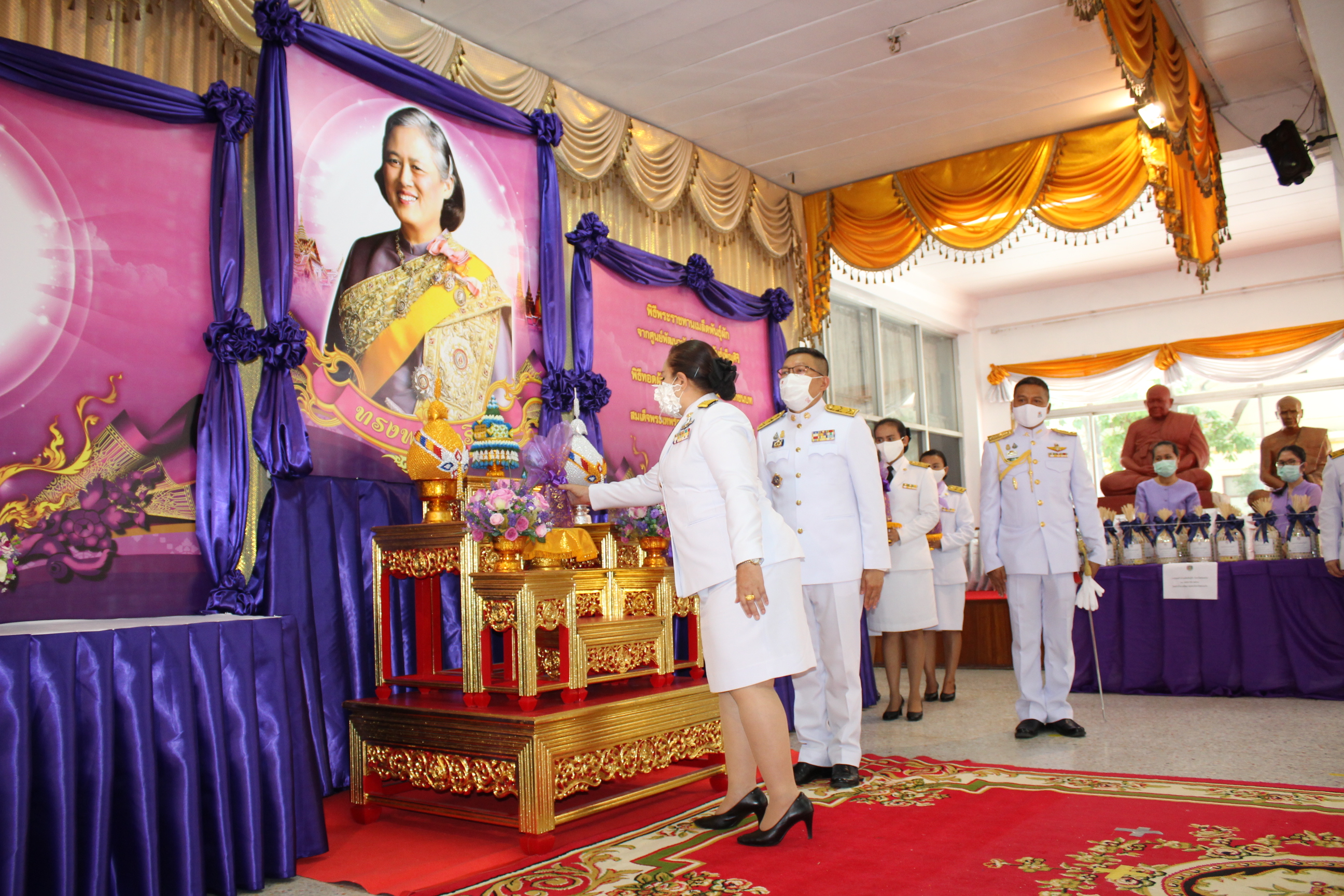 ? จังหวัดขอนแก่น จัดพิธีรับมอบเมล็ดพันธุ์ผักพระราชทานจากศูนย์พัฒนาพันธุ์พืชจักรพันธ์เพ็ญศิริฯ ผ่านโครงการ “ทหารพันธุ์ดี” มลฑลทหารบกที่ 23 จังหวัดขอนแก่น ?