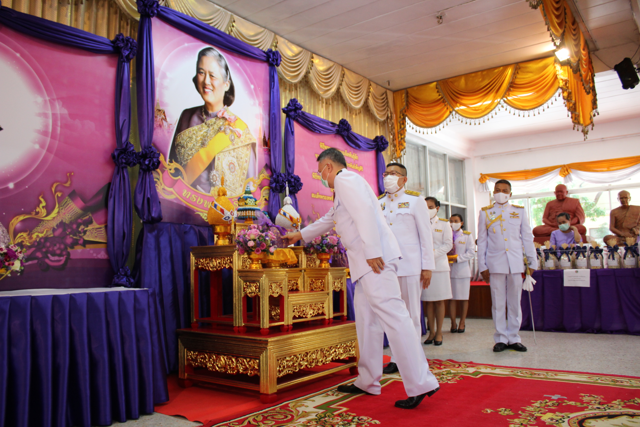 ? จังหวัดขอนแก่น จัดพิธีรับมอบเมล็ดพันธุ์ผักพระราชทานจากศูนย์พัฒนาพันธุ์พืชจักรพันธ์เพ็ญศิริฯ ผ่านโครงการ “ทหารพันธุ์ดี” มลฑลทหารบกที่ 23 จังหวัดขอนแก่น ?