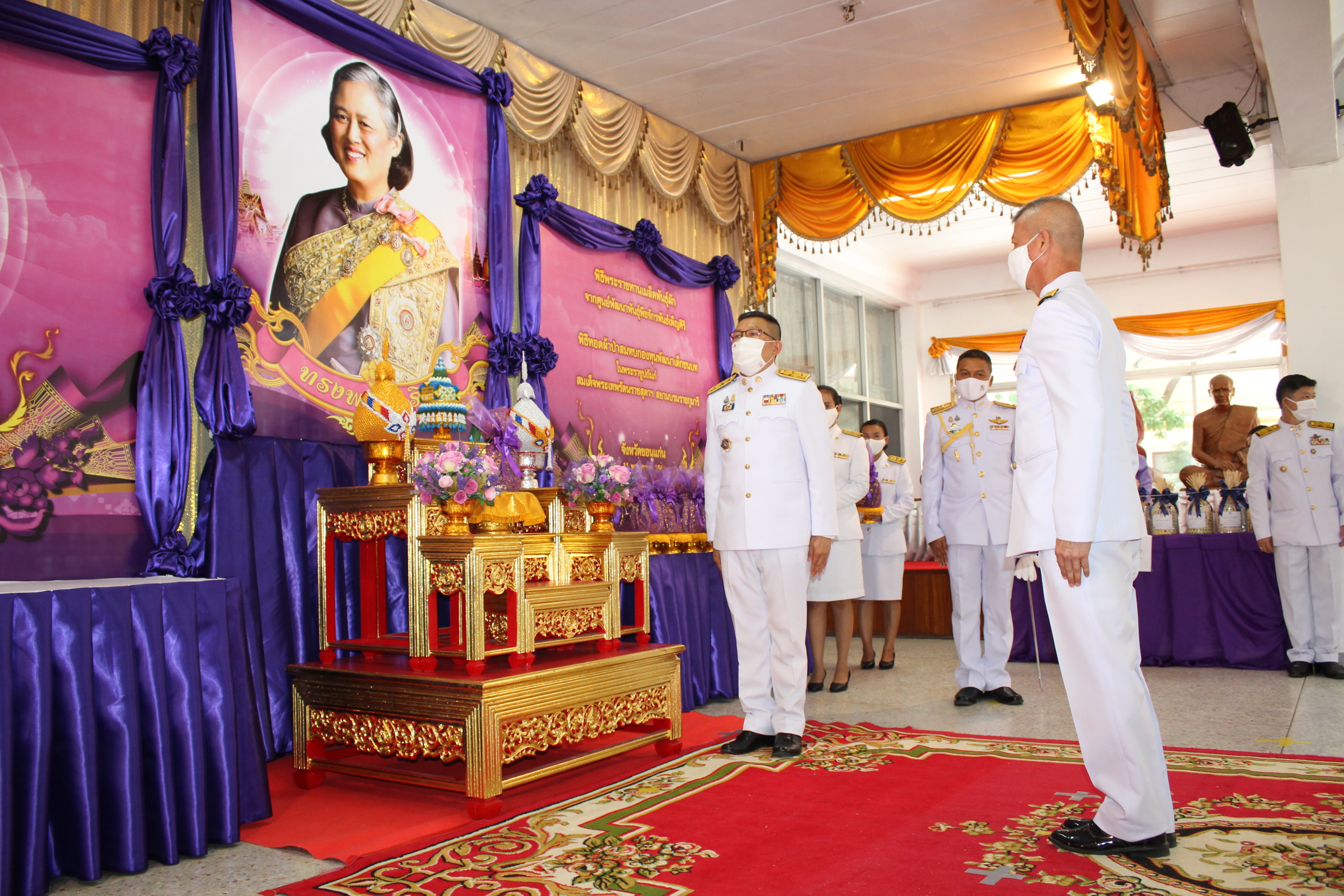 ? จังหวัดขอนแก่น จัดพิธีรับมอบเมล็ดพันธุ์ผักพระราชทานจากศูนย์พัฒนาพันธุ์พืชจักรพันธ์เพ็ญศิริฯ ผ่านโครงการ “ทหารพันธุ์ดี” มลฑลทหารบกที่ 23 จังหวัดขอนแก่น ?