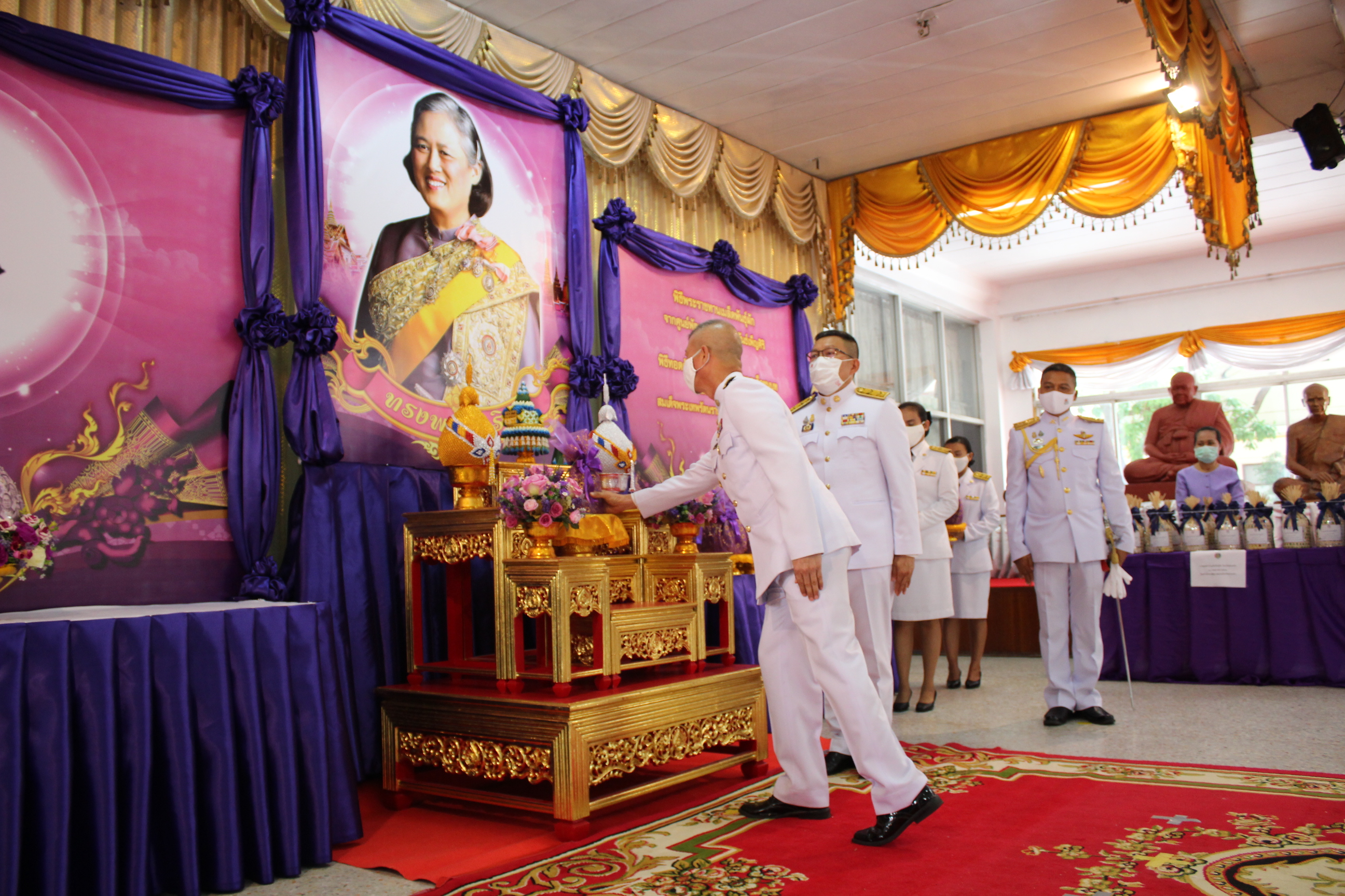 ? จังหวัดขอนแก่น จัดพิธีรับมอบเมล็ดพันธุ์ผักพระราชทานจากศูนย์พัฒนาพันธุ์พืชจักรพันธ์เพ็ญศิริฯ ผ่านโครงการ “ทหารพันธุ์ดี” มลฑลทหารบกที่ 23 จังหวัดขอนแก่น ?