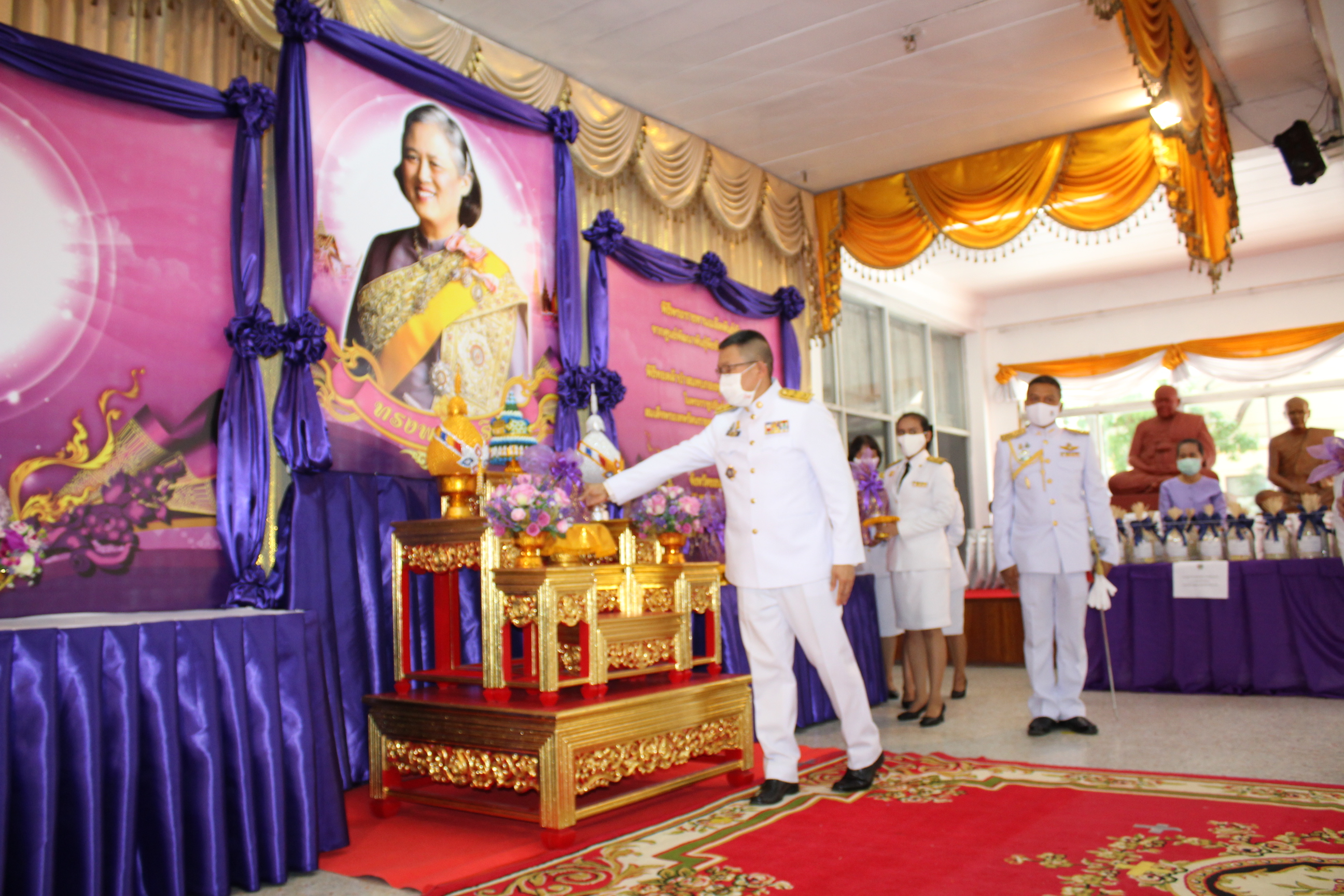 ? จังหวัดขอนแก่น จัดพิธีรับมอบเมล็ดพันธุ์ผักพระราชทานจากศูนย์พัฒนาพันธุ์พืชจักรพันธ์เพ็ญศิริฯ ผ่านโครงการ “ทหารพันธุ์ดี” มลฑลทหารบกที่ 23 จังหวัดขอนแก่น ?