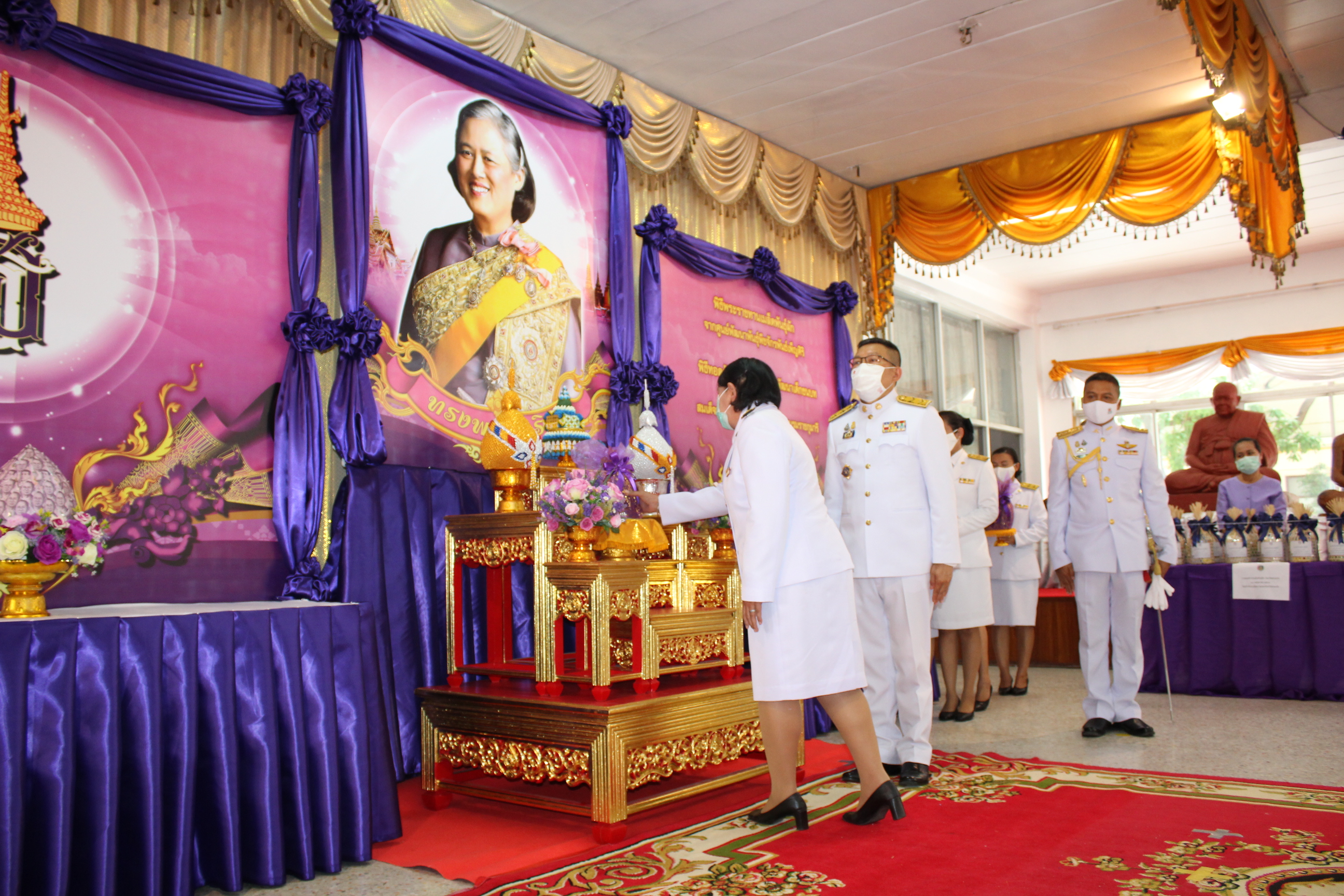 ? จังหวัดขอนแก่น จัดพิธีรับมอบเมล็ดพันธุ์ผักพระราชทานจากศูนย์พัฒนาพันธุ์พืชจักรพันธ์เพ็ญศิริฯ ผ่านโครงการ “ทหารพันธุ์ดี” มลฑลทหารบกที่ 23 จังหวัดขอนแก่น ?