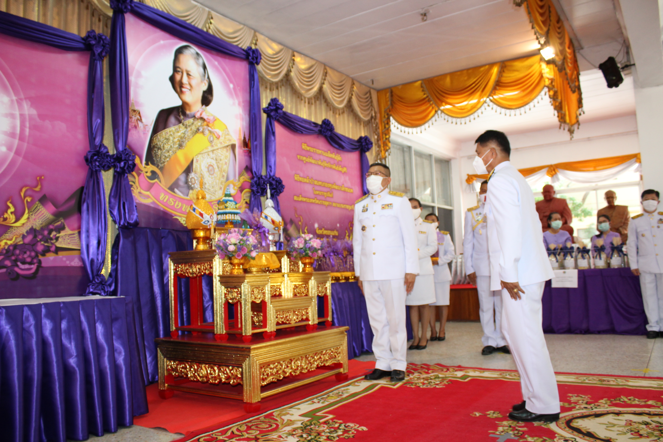 ? จังหวัดขอนแก่น จัดพิธีรับมอบเมล็ดพันธุ์ผักพระราชทานจากศูนย์พัฒนาพันธุ์พืชจักรพันธ์เพ็ญศิริฯ ผ่านโครงการ “ทหารพันธุ์ดี” มลฑลทหารบกที่ 23 จังหวัดขอนแก่น ?