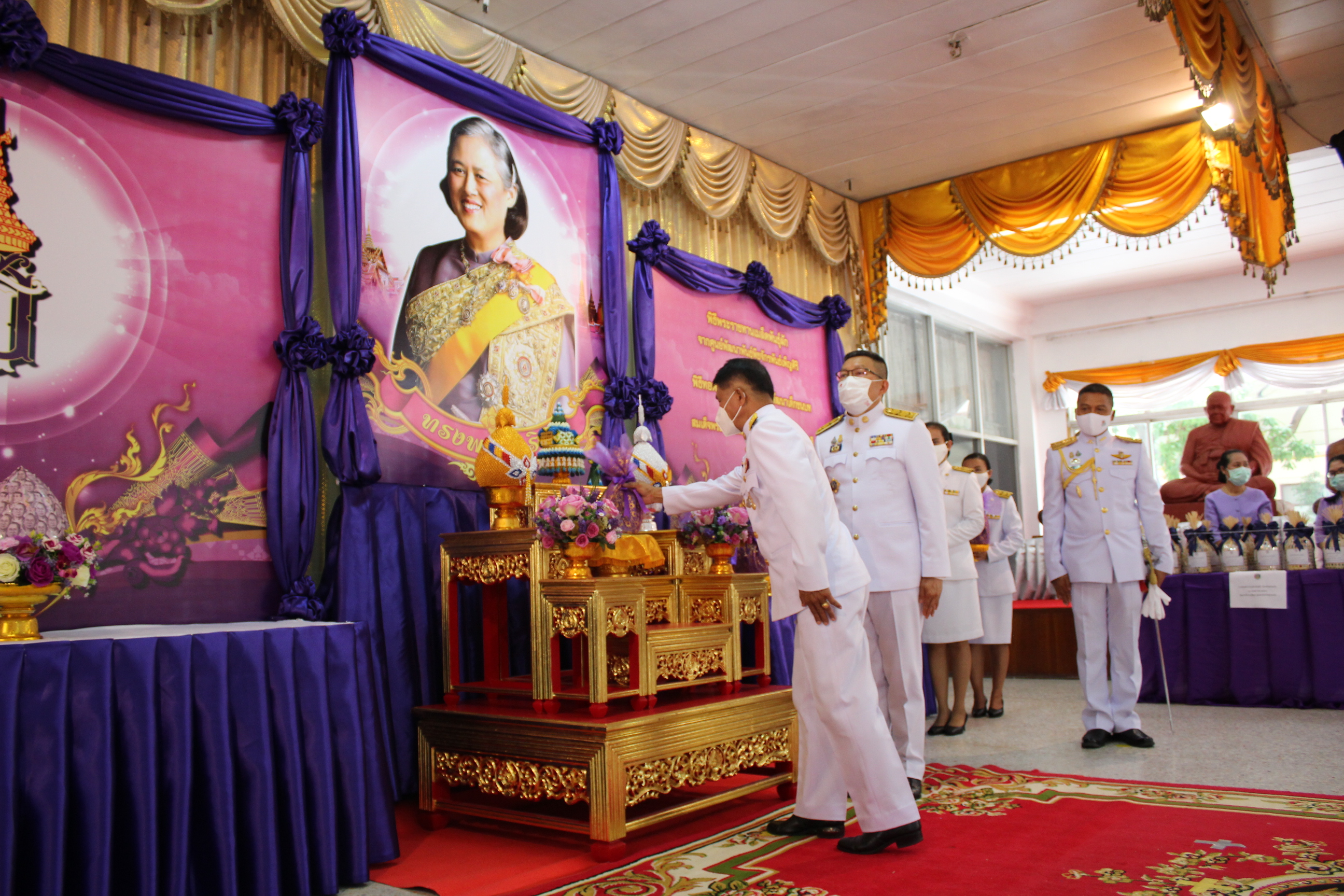 ? จังหวัดขอนแก่น จัดพิธีรับมอบเมล็ดพันธุ์ผักพระราชทานจากศูนย์พัฒนาพันธุ์พืชจักรพันธ์เพ็ญศิริฯ ผ่านโครงการ “ทหารพันธุ์ดี” มลฑลทหารบกที่ 23 จังหวัดขอนแก่น ?