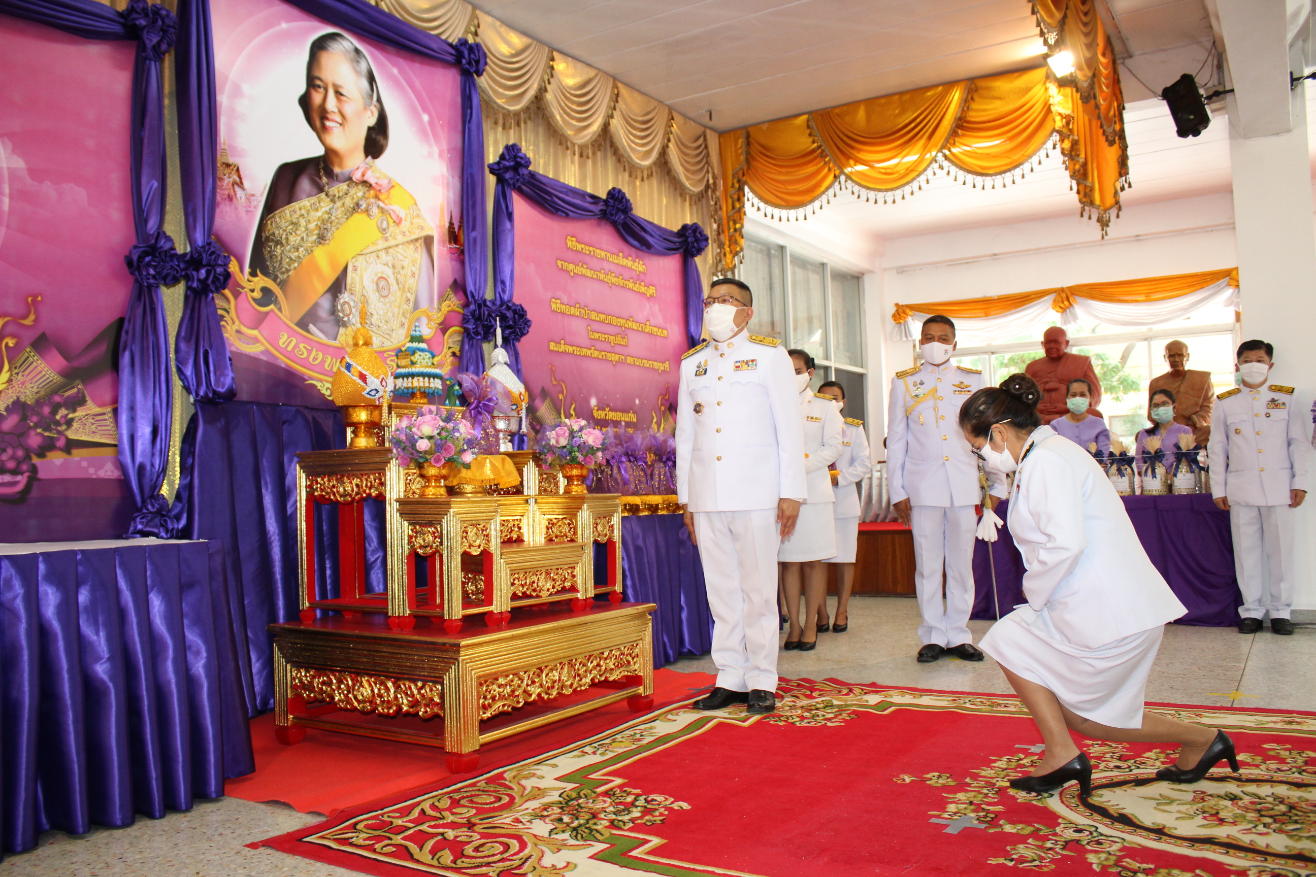 ? จังหวัดขอนแก่น จัดพิธีรับมอบเมล็ดพันธุ์ผักพระราชทานจากศูนย์พัฒนาพันธุ์พืชจักรพันธ์เพ็ญศิริฯ ผ่านโครงการ “ทหารพันธุ์ดี” มลฑลทหารบกที่ 23 จังหวัดขอนแก่น ?