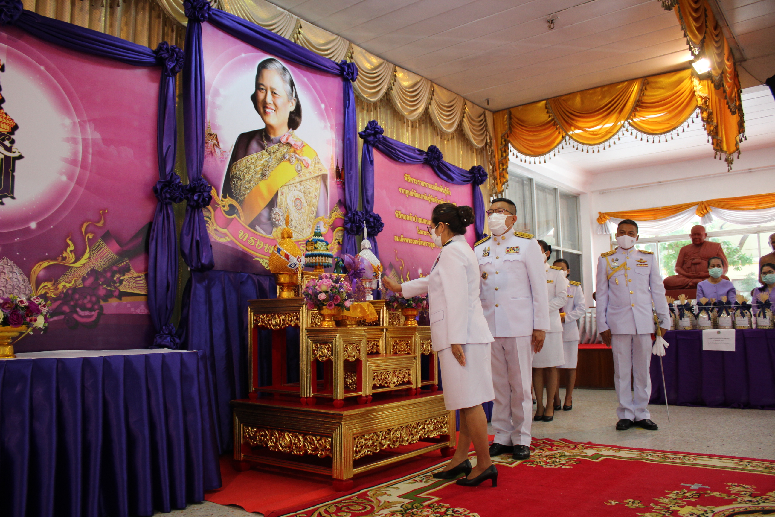 ? จังหวัดขอนแก่น จัดพิธีรับมอบเมล็ดพันธุ์ผักพระราชทานจากศูนย์พัฒนาพันธุ์พืชจักรพันธ์เพ็ญศิริฯ ผ่านโครงการ “ทหารพันธุ์ดี” มลฑลทหารบกที่ 23 จังหวัดขอนแก่น ?