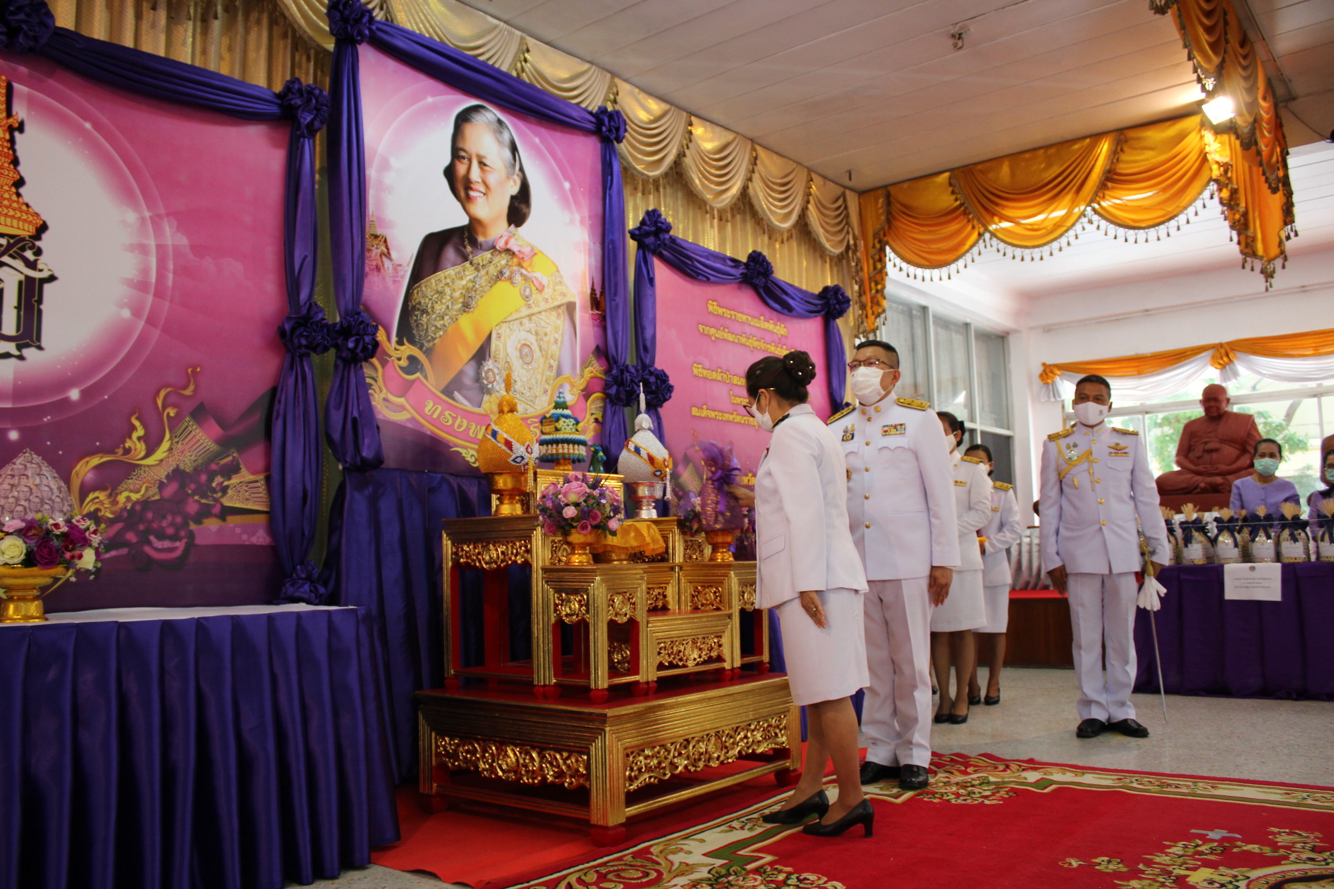 ? จังหวัดขอนแก่น จัดพิธีรับมอบเมล็ดพันธุ์ผักพระราชทานจากศูนย์พัฒนาพันธุ์พืชจักรพันธ์เพ็ญศิริฯ ผ่านโครงการ “ทหารพันธุ์ดี” มลฑลทหารบกที่ 23 จังหวัดขอนแก่น ?