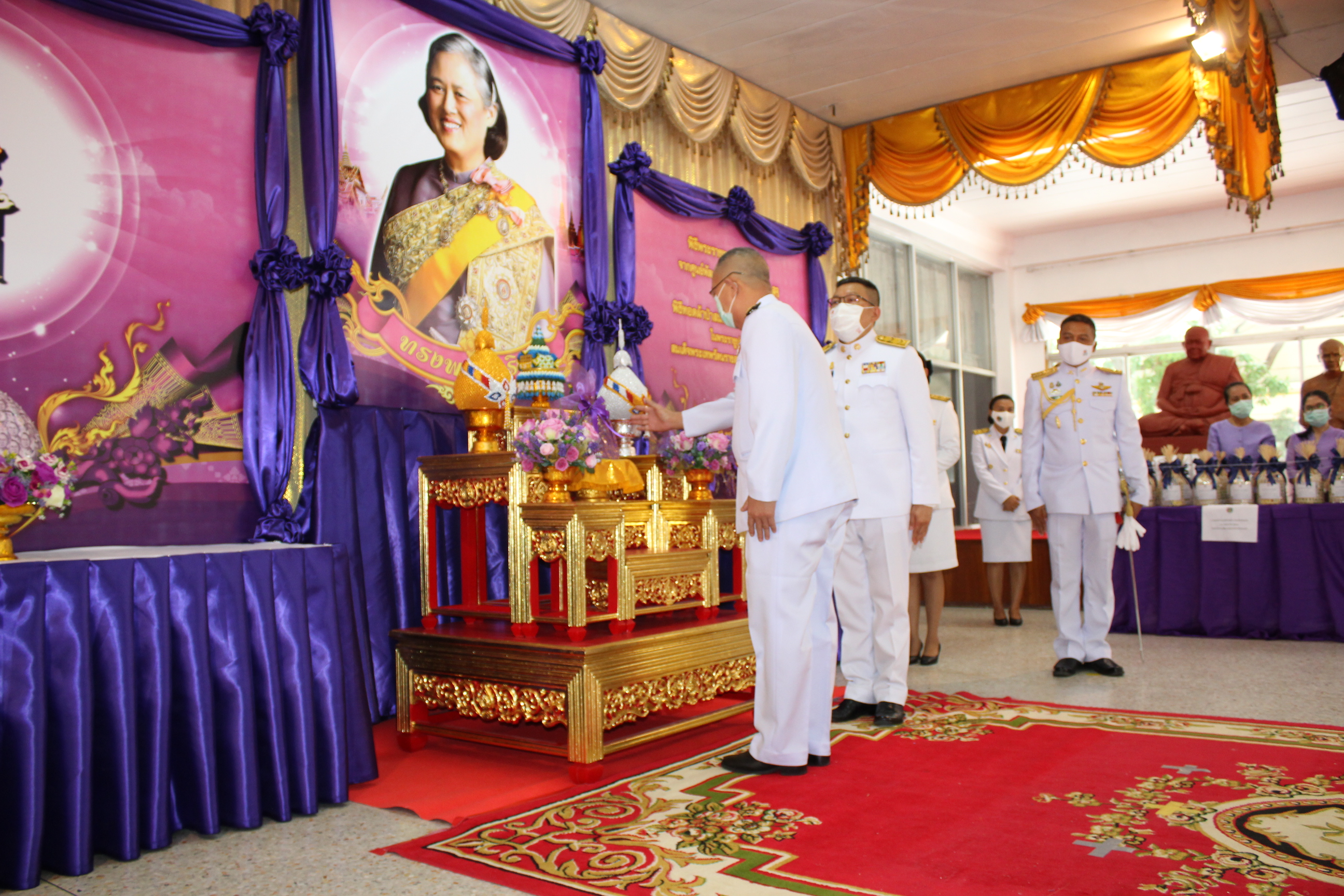 ? จังหวัดขอนแก่น จัดพิธีรับมอบเมล็ดพันธุ์ผักพระราชทานจากศูนย์พัฒนาพันธุ์พืชจักรพันธ์เพ็ญศิริฯ ผ่านโครงการ “ทหารพันธุ์ดี” มลฑลทหารบกที่ 23 จังหวัดขอนแก่น ?