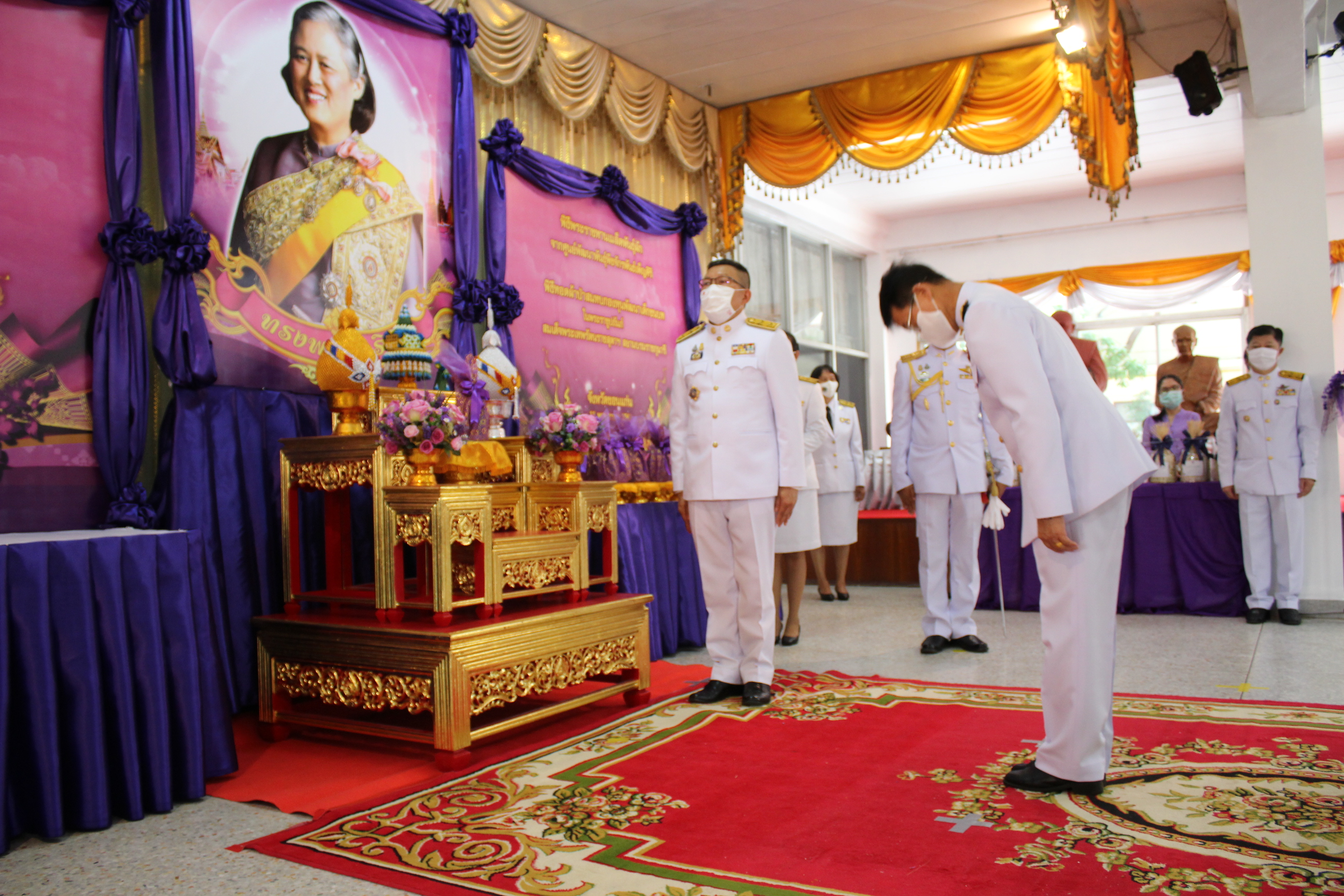 ? จังหวัดขอนแก่น จัดพิธีรับมอบเมล็ดพันธุ์ผักพระราชทานจากศูนย์พัฒนาพันธุ์พืชจักรพันธ์เพ็ญศิริฯ ผ่านโครงการ “ทหารพันธุ์ดี” มลฑลทหารบกที่ 23 จังหวัดขอนแก่น ?