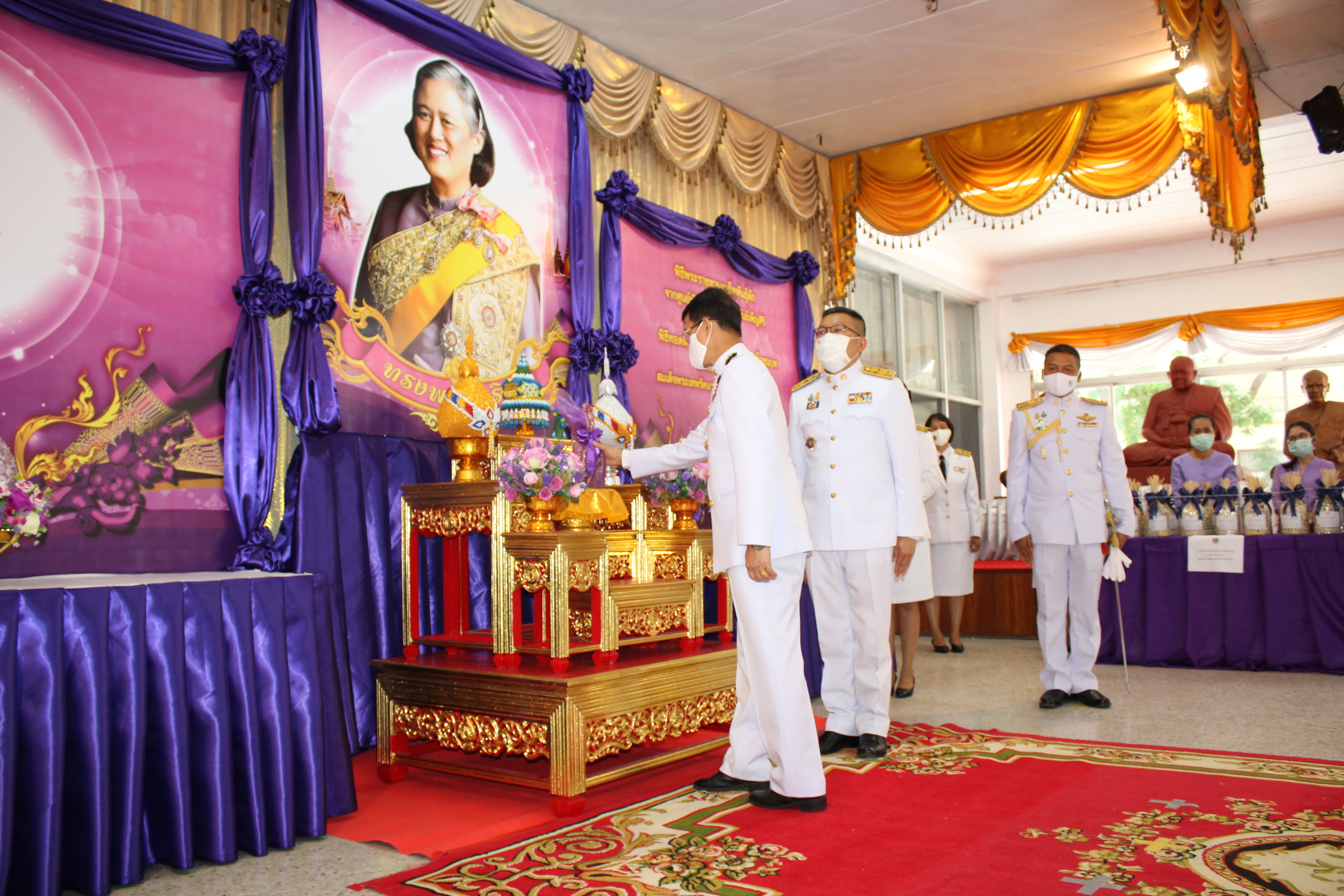 ? จังหวัดขอนแก่น จัดพิธีรับมอบเมล็ดพันธุ์ผักพระราชทานจากศูนย์พัฒนาพันธุ์พืชจักรพันธ์เพ็ญศิริฯ ผ่านโครงการ “ทหารพันธุ์ดี” มลฑลทหารบกที่ 23 จังหวัดขอนแก่น ?