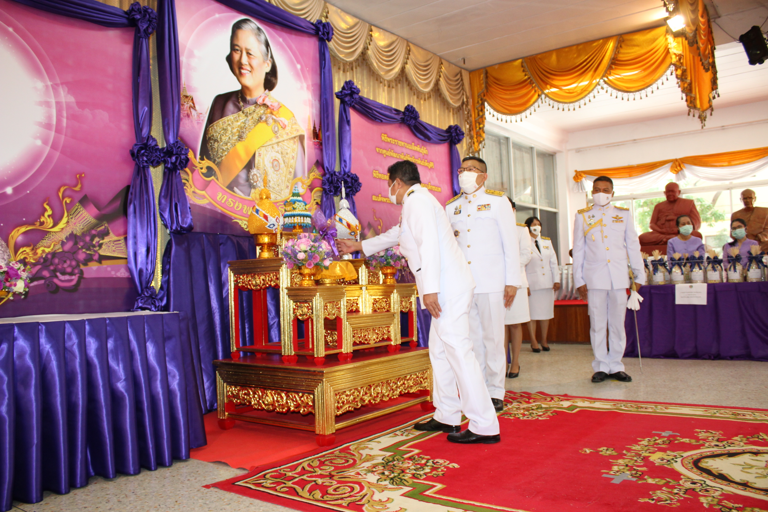? จังหวัดขอนแก่น จัดพิธีรับมอบเมล็ดพันธุ์ผักพระราชทานจากศูนย์พัฒนาพันธุ์พืชจักรพันธ์เพ็ญศิริฯ ผ่านโครงการ “ทหารพันธุ์ดี” มลฑลทหารบกที่ 23 จังหวัดขอนแก่น ?