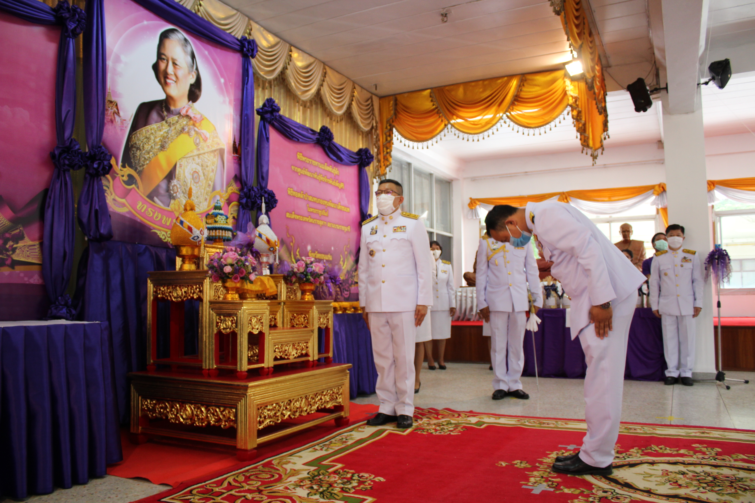? จังหวัดขอนแก่น จัดพิธีรับมอบเมล็ดพันธุ์ผักพระราชทานจากศูนย์พัฒนาพันธุ์พืชจักรพันธ์เพ็ญศิริฯ ผ่านโครงการ “ทหารพันธุ์ดี” มลฑลทหารบกที่ 23 จังหวัดขอนแก่น ?