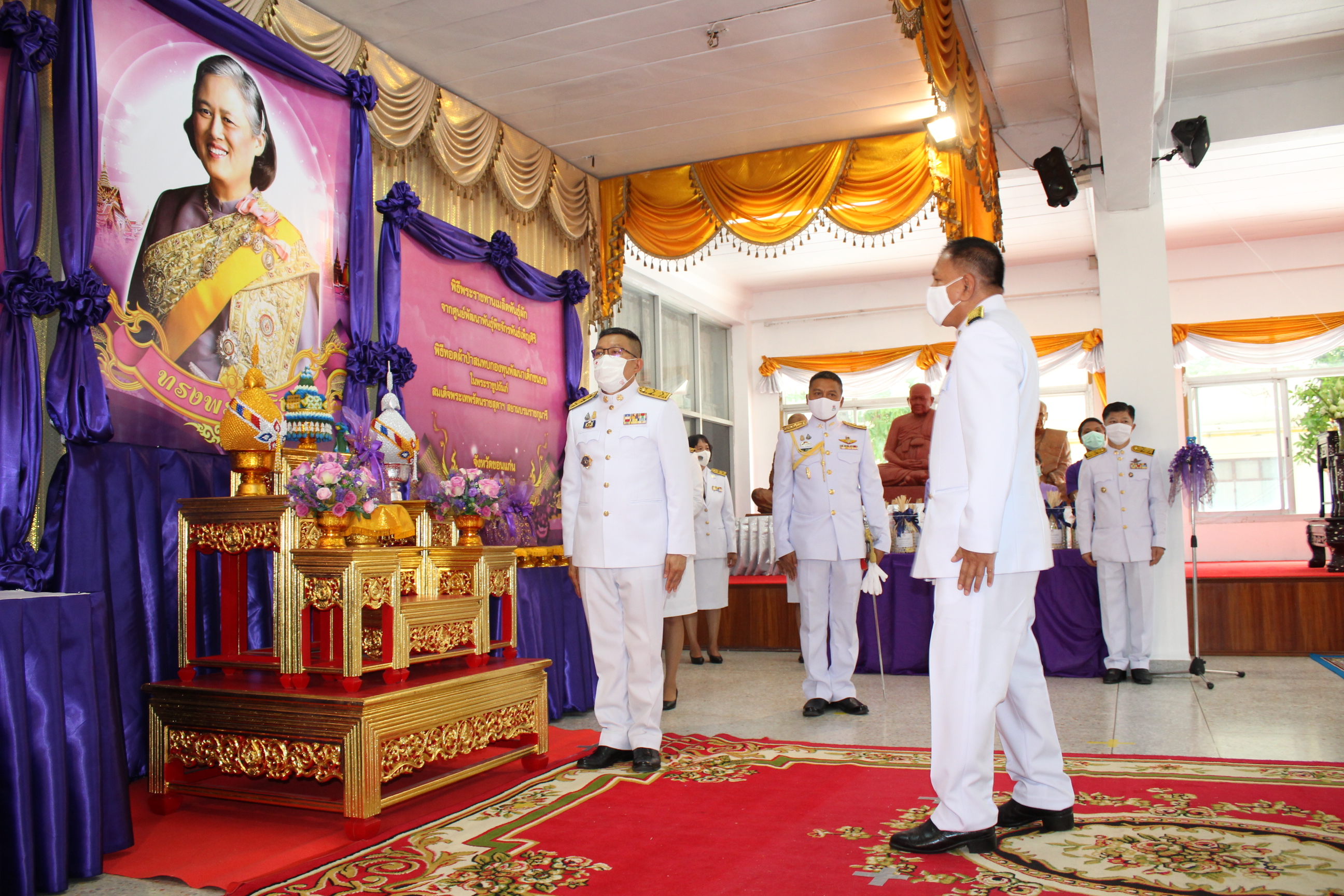 ? จังหวัดขอนแก่น จัดพิธีรับมอบเมล็ดพันธุ์ผักพระราชทานจากศูนย์พัฒนาพันธุ์พืชจักรพันธ์เพ็ญศิริฯ ผ่านโครงการ “ทหารพันธุ์ดี” มลฑลทหารบกที่ 23 จังหวัดขอนแก่น ?