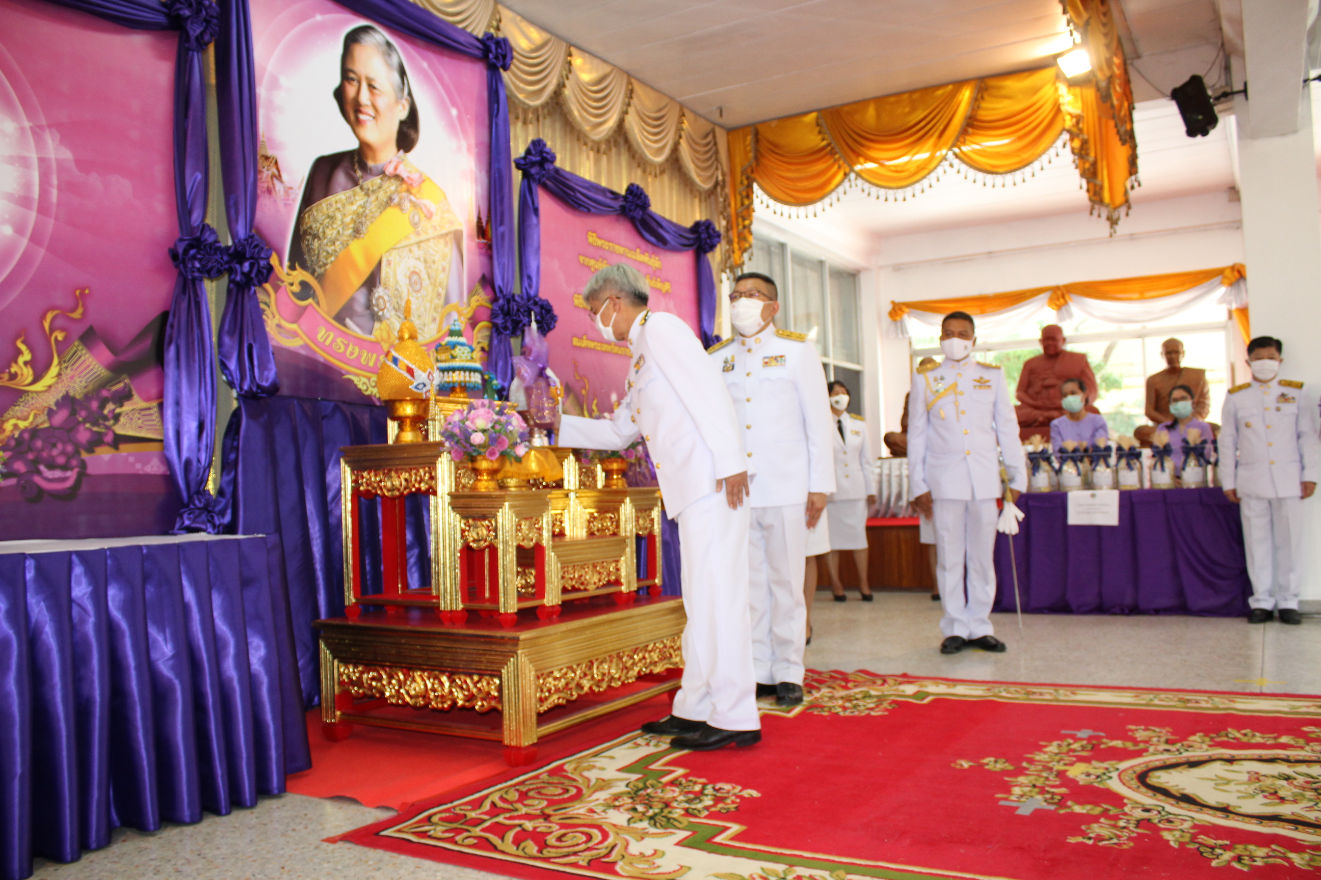 ? จังหวัดขอนแก่น จัดพิธีรับมอบเมล็ดพันธุ์ผักพระราชทานจากศูนย์พัฒนาพันธุ์พืชจักรพันธ์เพ็ญศิริฯ ผ่านโครงการ “ทหารพันธุ์ดี” มลฑลทหารบกที่ 23 จังหวัดขอนแก่น ?