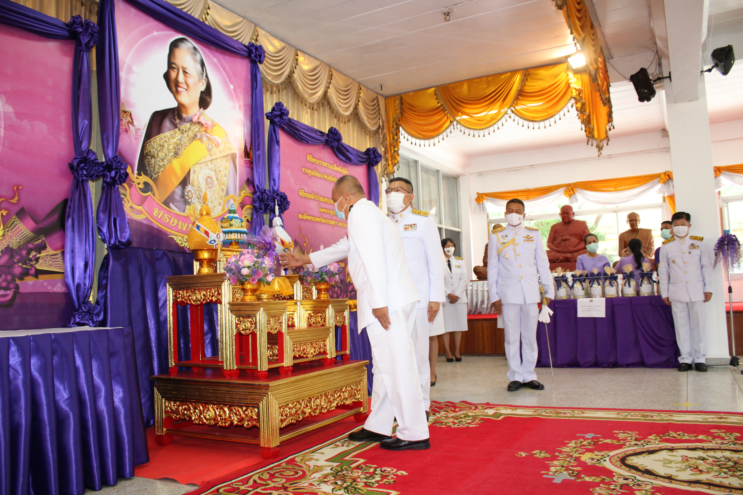 ? จังหวัดขอนแก่น จัดพิธีรับมอบเมล็ดพันธุ์ผักพระราชทานจากศูนย์พัฒนาพันธุ์พืชจักรพันธ์เพ็ญศิริฯ ผ่านโครงการ “ทหารพันธุ์ดี” มลฑลทหารบกที่ 23 จังหวัดขอนแก่น ?