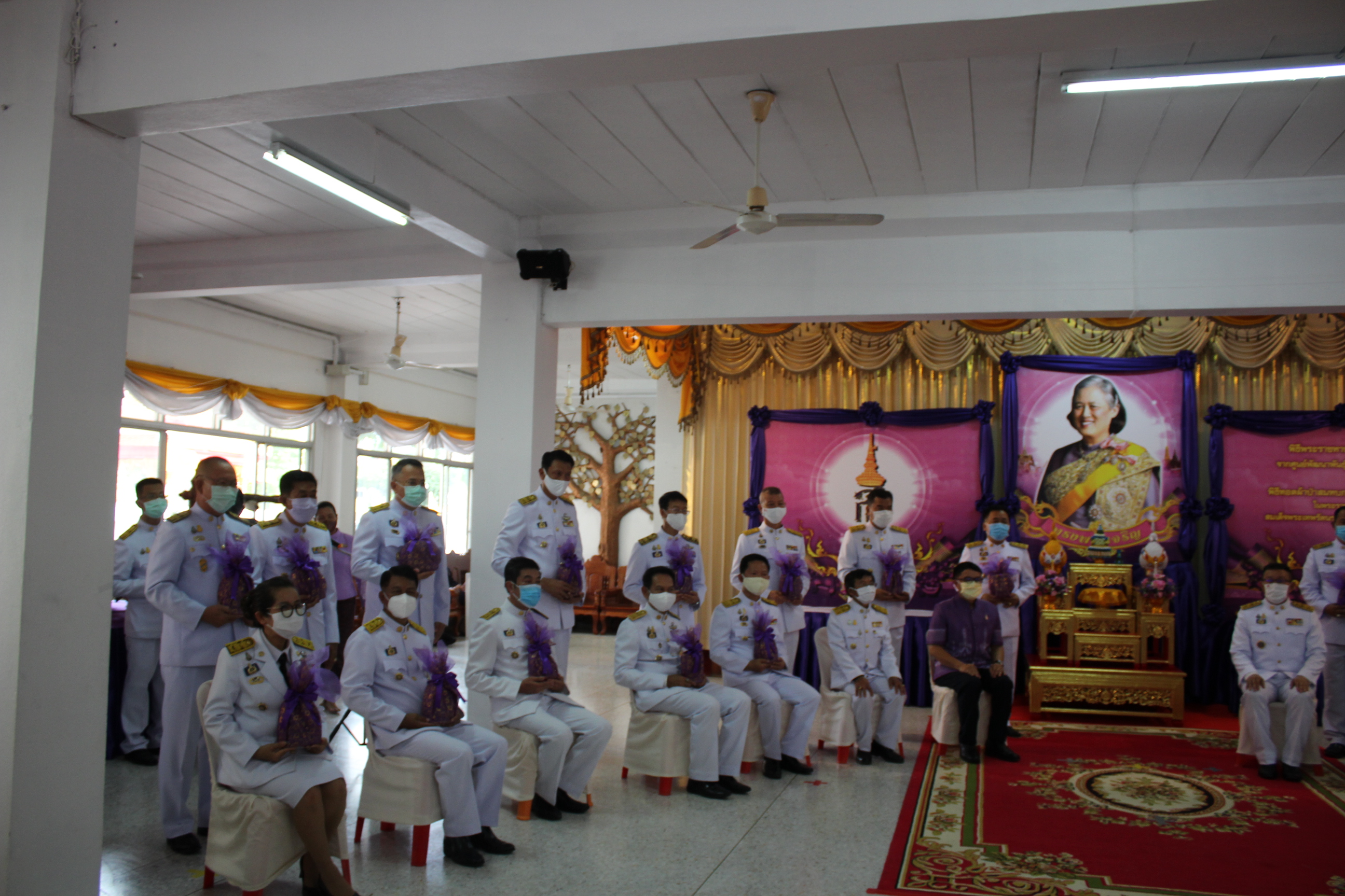 ? จังหวัดขอนแก่น จัดพิธีรับมอบเมล็ดพันธุ์ผักพระราชทานจากศูนย์พัฒนาพันธุ์พืชจักรพันธ์เพ็ญศิริฯ ผ่านโครงการ “ทหารพันธุ์ดี” มลฑลทหารบกที่ 23 จังหวัดขอนแก่น ?