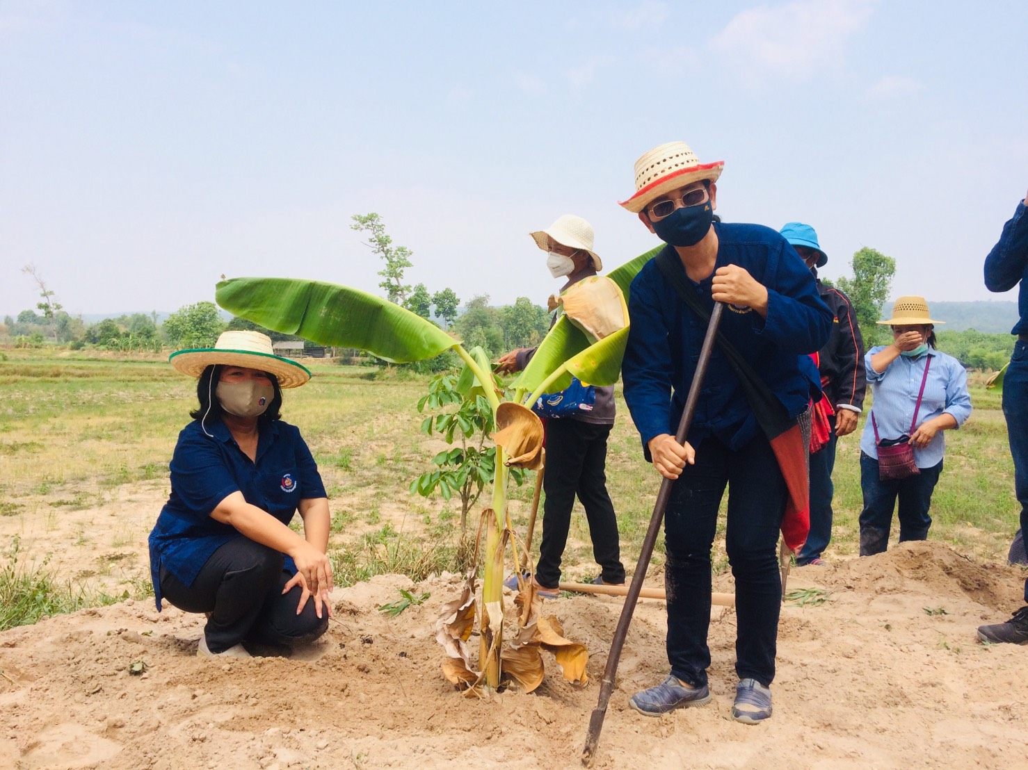 ? พช.ขอนแก่น เดินหน้าพลิกผืนดินทำ “โคก หนอง นา โมเดล” อำเภออุบลรัตน์ จังหวัดขอนแก่น ?