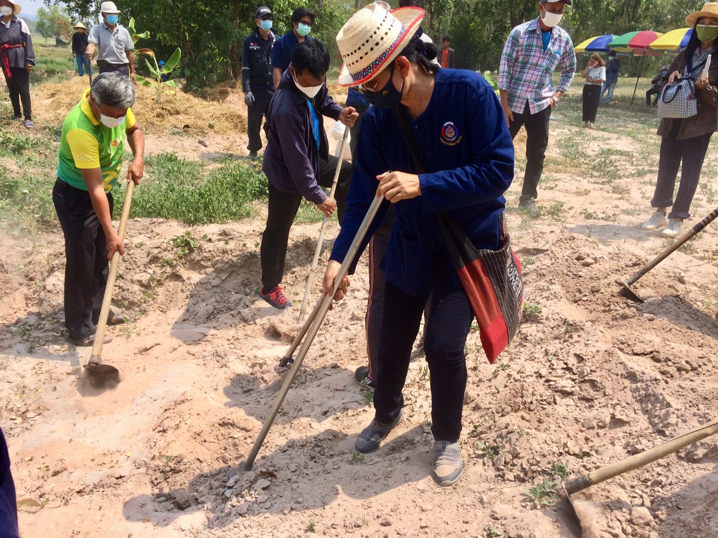 ? พช.ขอนแก่น เดินหน้าพลิกผืนดินทำ “โคก หนอง นา โมเดล” อำเภออุบลรัตน์ จังหวัดขอนแก่น ?