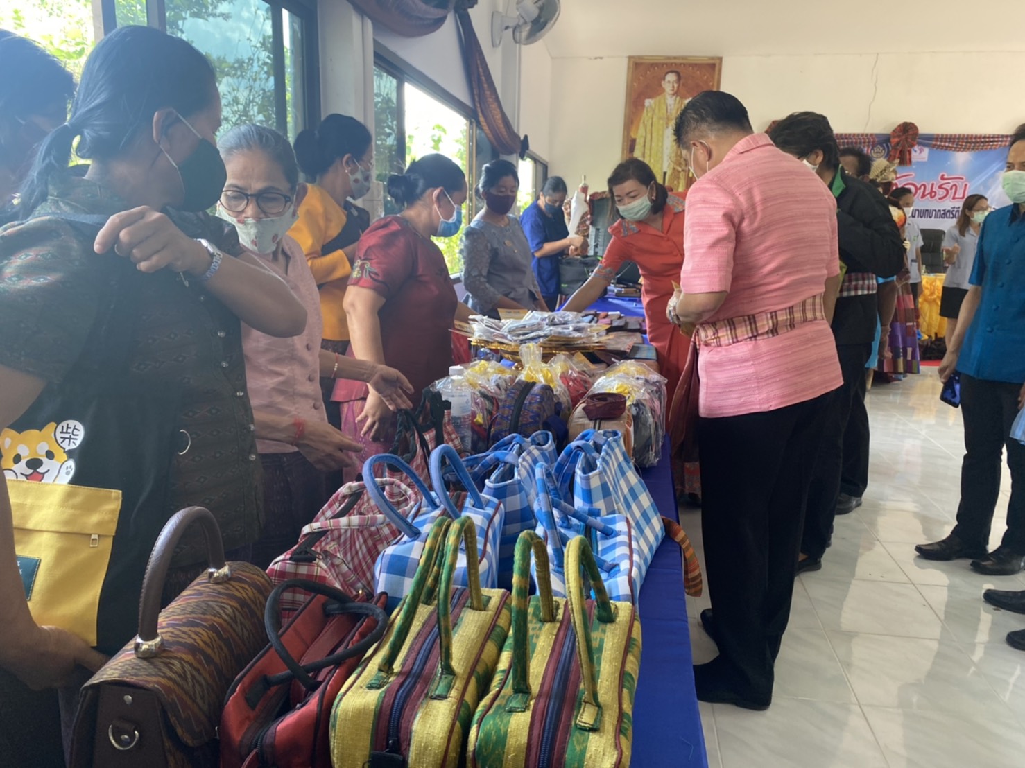 ?รองผู้ว่าราชการจังหวัดขอนแก่น ลงพื้นที่ติดตามคัดเลือกคนกองทุนพัฒนาบทบาทสตรีดีเด่น ระดับจังหวัด ประจำปี 2563 ?