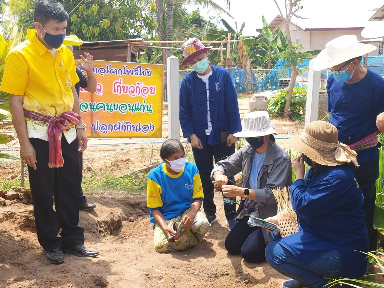 ? พช.ขอนแก่น เดินหน้าขับเคลื่อนโครงการ “คู่เสี่ยว เกี่ยวก้อย แก้จนคนขอนแก่น ขอนแก่นมีรัก ปลูกผักกินเอง” อำเภอโคกโพธิ์ไชย จังหวัดขอนแก่น ?