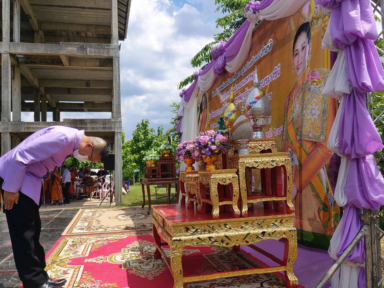 ? จังหวัดขอนแก่น : จัดกิจกรรมพลังสตรีอาสาพัฒนา ปลูกป่าเฉลิมพระเกียรติ เนื่องในโอกาสวันเฉลิมพระชนมพรรษา สมเด็จพระนางเจ้าฯ พระบรมราชินี และกิจกรรมปลูกผักสวนครัว เพื่อสร้างความมั่นคงทางอาหาร ตามพระดำริของเจ้าพระคุณสมเด็จพระอริยวงศาคตญาณ สมเด็จพระสังฆราช สกลมหาสังฆปริณายก ?