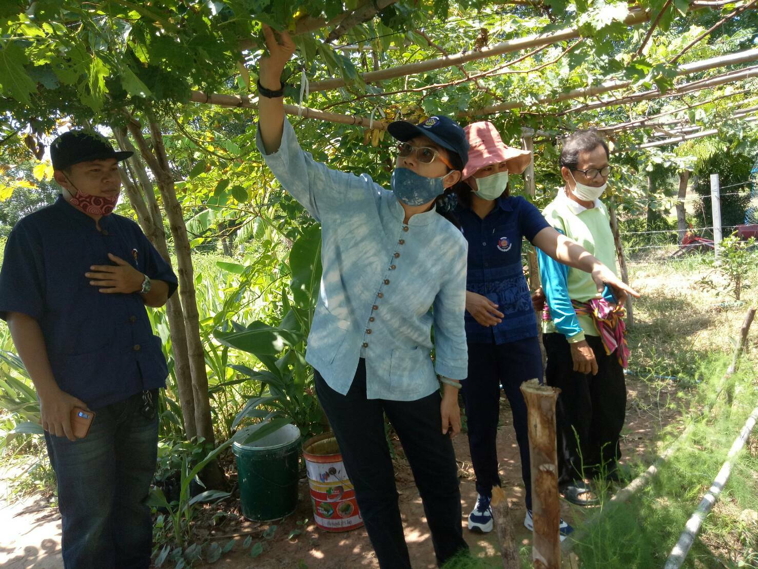 ? พช.ขอนแก่น : ลงพื้นที่ติดตามโครงการศูนย์ศึกษาและพัฒนาชุมชนตามหลักปรัชญาของเศรษฐกิจพอเพียง ?