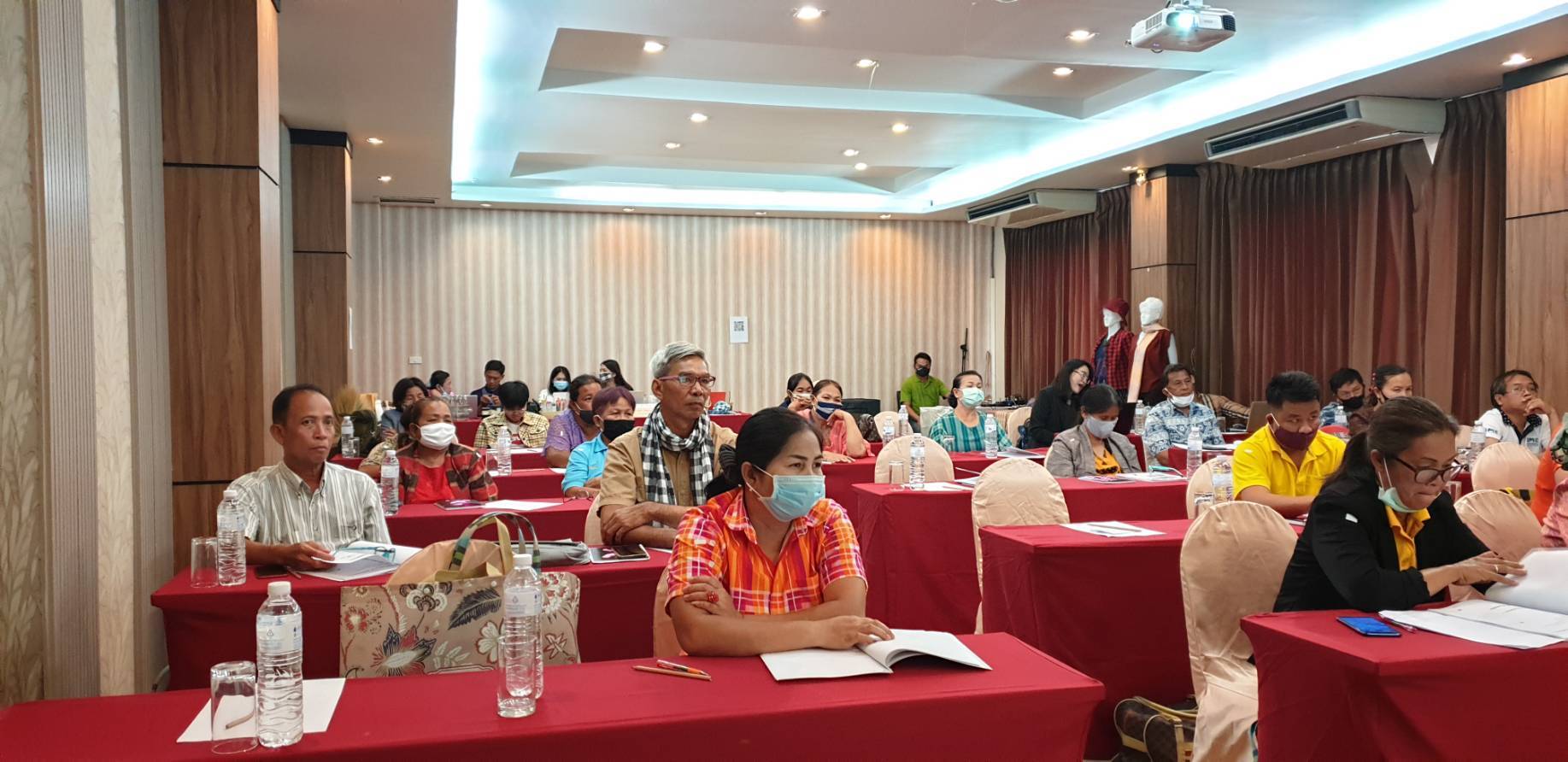 ? พช.ขอนแก่น : จัดประชุมเชิงปฏิบัติการเพื่อพัฒนาศักยภาพผู้ประกอบการสู่ยุค 4.0 (รุ่นที่ 2) ?