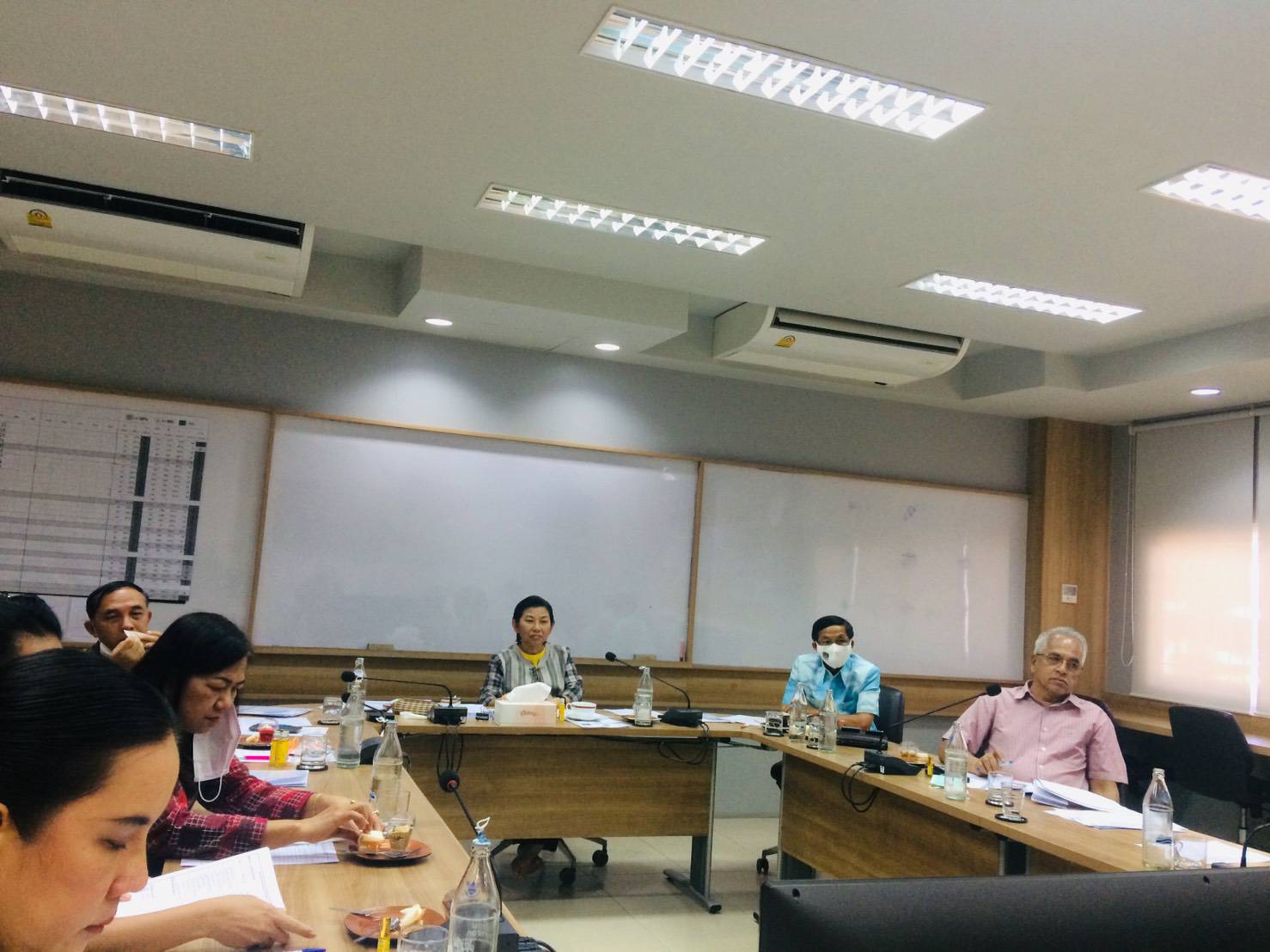 ? พช.ขอนแก่น : ร่วมสนับสนุนการดำเนินงานสอบสัมภาษณ์บุคคลเข้าทำงานที่ศูนย์ส่งเสริมและพัฒนาสินค้า OTOP จังหวัดขอนแก่น ?