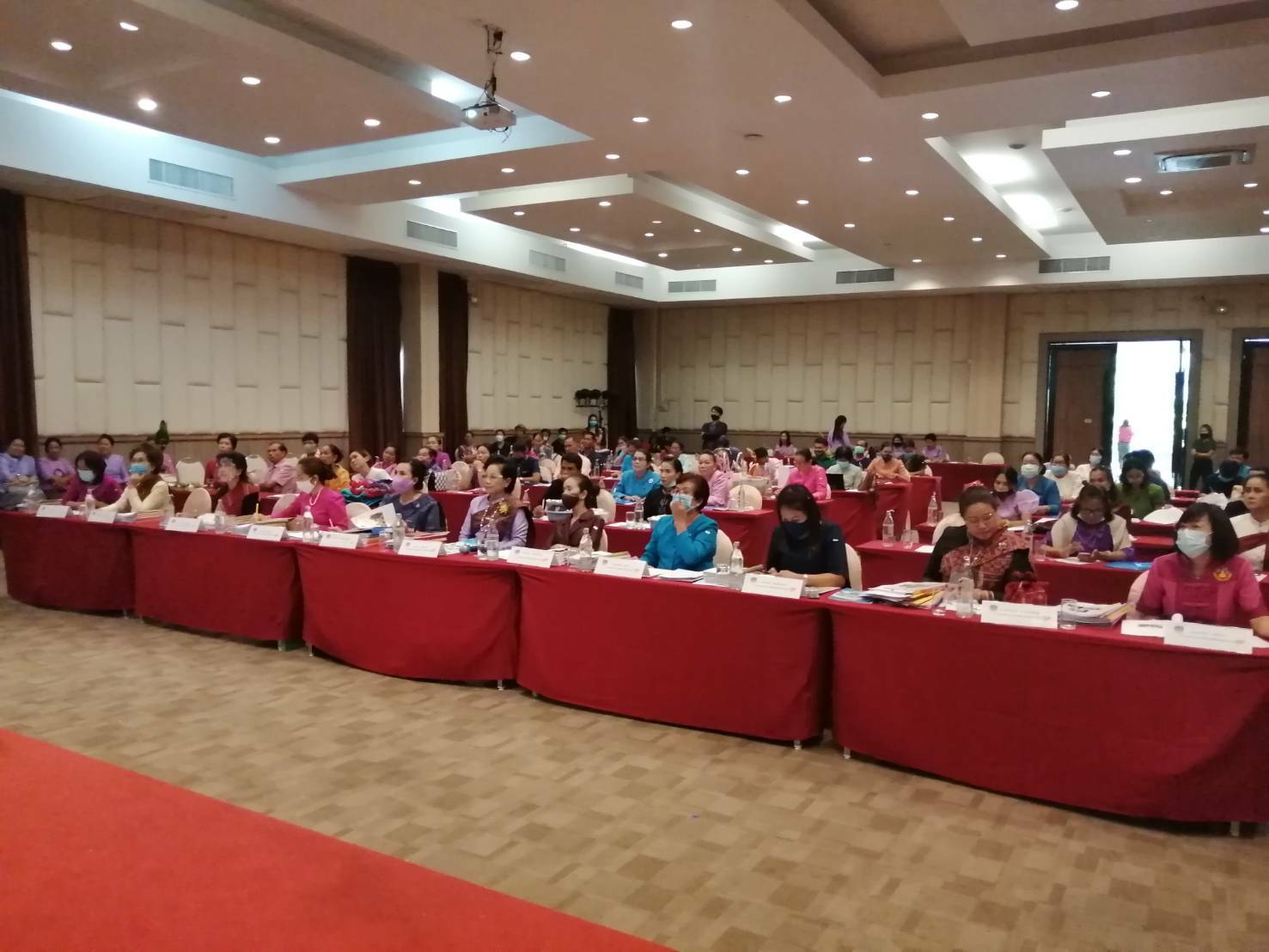 ? พช.ขอนแก่น : จัดประชุมเชิงปฏิบัติการองค์กรสตรีระดับภาค (กพสภ.) ในการสนับสนุนงานสัมมาชีพชุมชน (วันที่สอง) ?