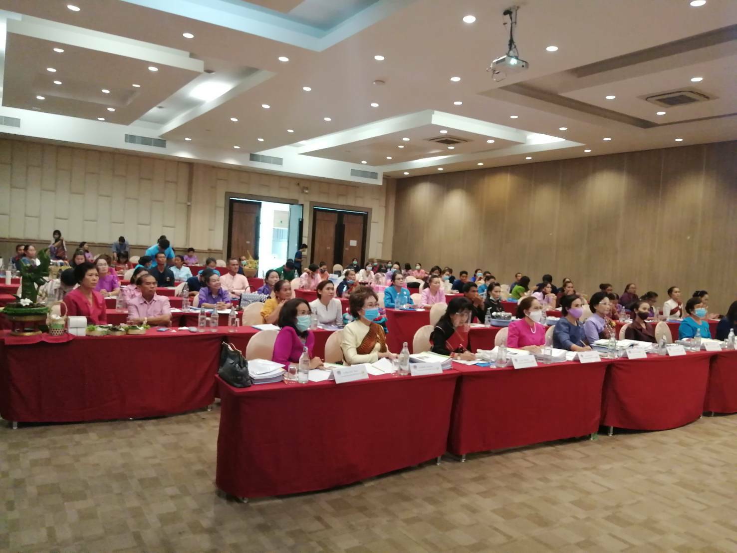 ? พช.ขอนแก่น : จัดประชุมเชิงปฏิบัติการองค์กรสตรีระดับภาค (กพสภ.) ในการสนับสนุนงานสัมมาชีพชุมชน (วันที่สอง) ?