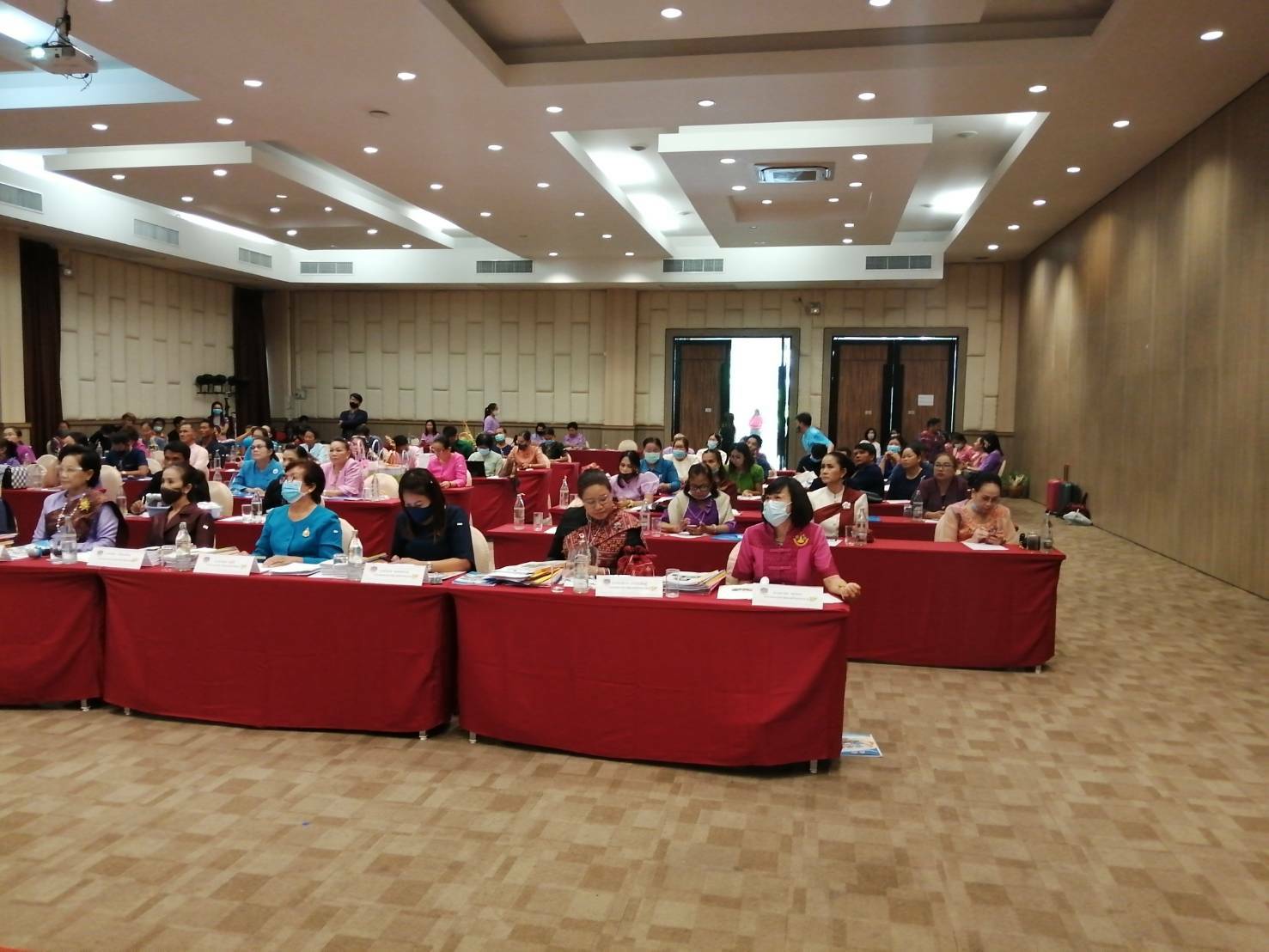 ? พช.ขอนแก่น : จัดประชุมเชิงปฏิบัติการองค์กรสตรีระดับภาค (กพสภ.) ในการสนับสนุนงานสัมมาชีพชุมชน (วันที่สอง) ?
