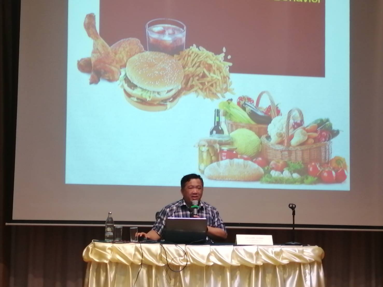 ? พช.ขอนแก่น : จัดประชุมเชิงปฏิบัติการสร้างรายได้จากกิจการอาหารปลอดภัย (โรงพยาบาล โรงเรียน โรงแรม ร้านอาหาร)?