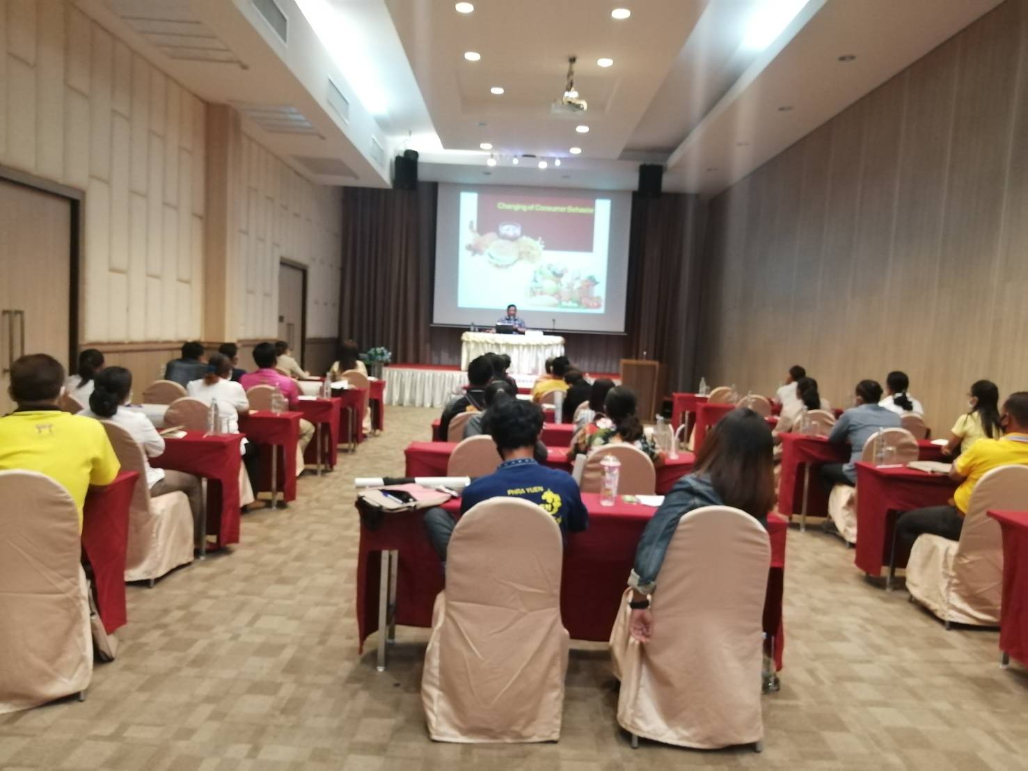 ? พช.ขอนแก่น : จัดประชุมเชิงปฏิบัติการสร้างรายได้จากกิจการอาหารปลอดภัย (โรงพยาบาล โรงเรียน โรงแรม ร้านอาหาร)?