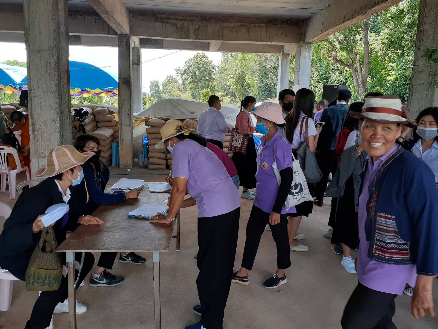 ? จังหวัดขอนแก่น : จัดกิจกรรมพลังสตรีอาสาพัฒนา ปลูกป่าเฉลิมพระเกียรติ เนื่องในโอกาสวันเฉลิมพระชนมพรรษา สมเด็จพระนางเจ้าฯ พระบรมราชินี และกิจกรรมปลูกผักสวนครัว เพื่อสร้างความมั่นคงทางอาหาร ตามพระดำริของเจ้าพระคุณสมเด็จพระอริยวงศาคตญาณ สมเด็จพระสังฆราช สกลมหาสังฆปริณายก ?