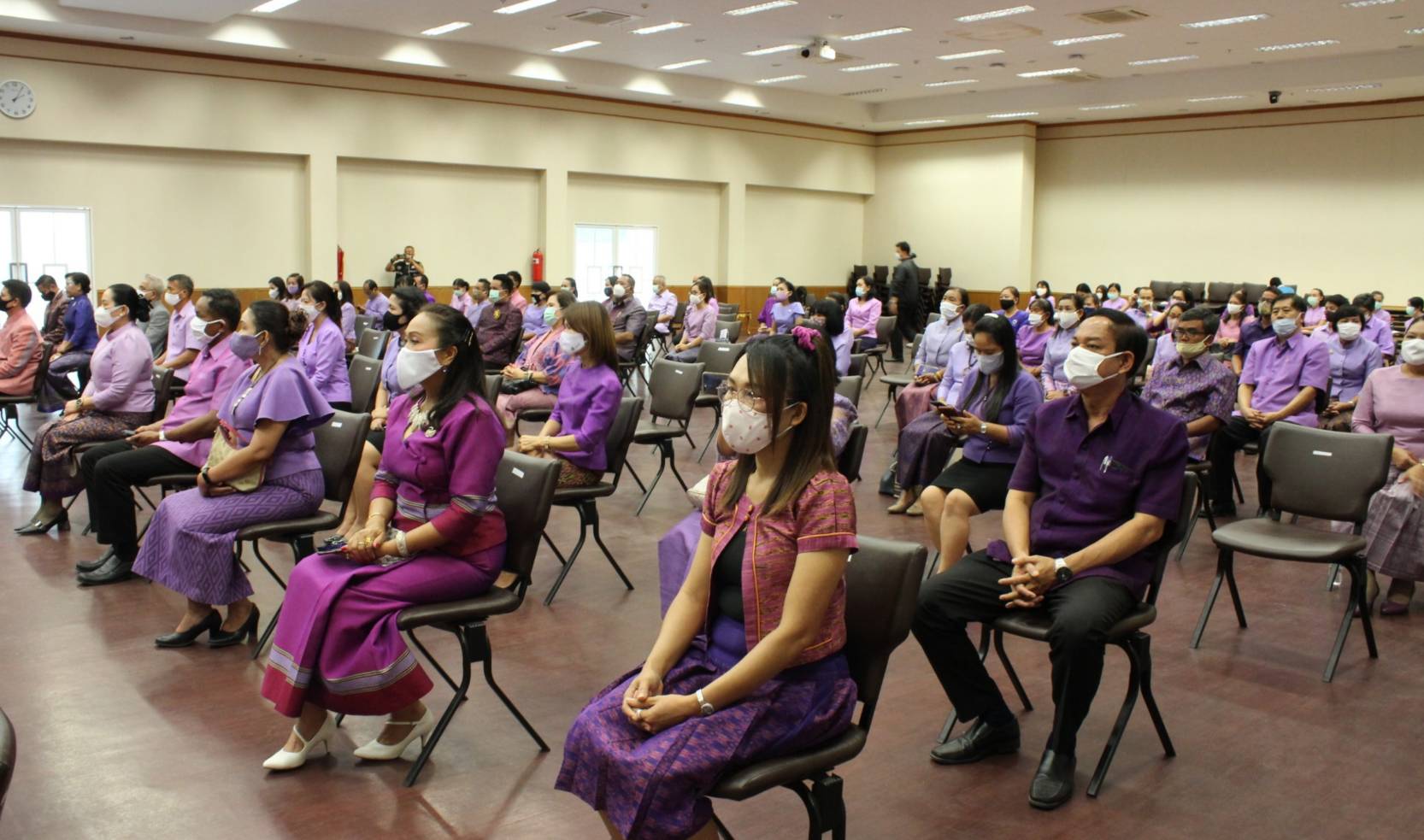 ? จังหวัดขอนแก่น จัดพิธีรับพระราชทานเมล็ดพันธุ์ผักจากสมเด็จพระกนิษฐาธิราชเจ้า กรมสมเด็จพระเทพรัตนราชสุดาฯ สยามบรมราชกุมารี ?