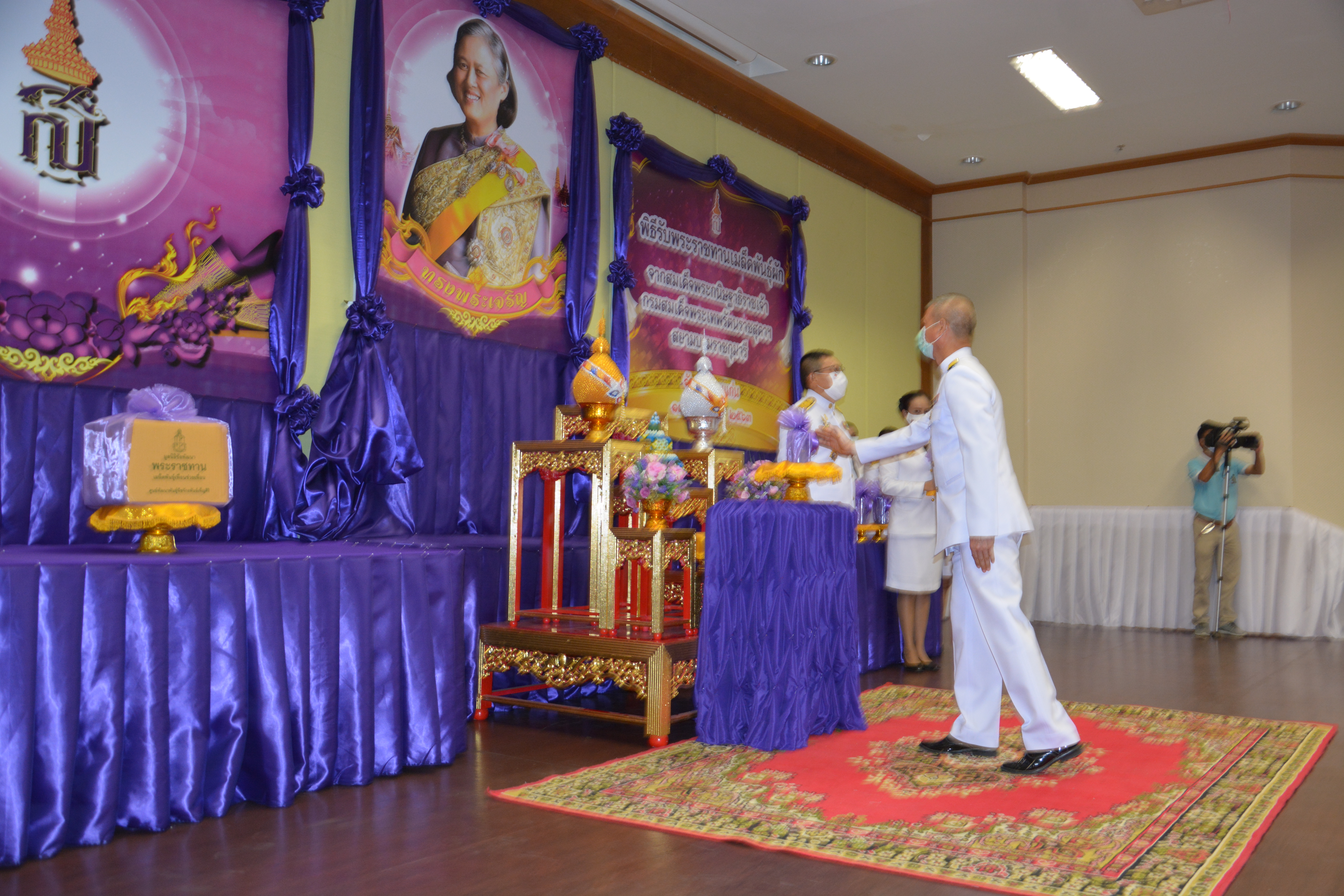 ? จังหวัดขอนแก่น จัดพิธีรับพระราชทานเมล็ดพันธุ์ผักจากสมเด็จพระกนิษฐาธิราชเจ้า กรมสมเด็จพระเทพรัตนราชสุดาฯ สยามบรมราชกุมารี ?