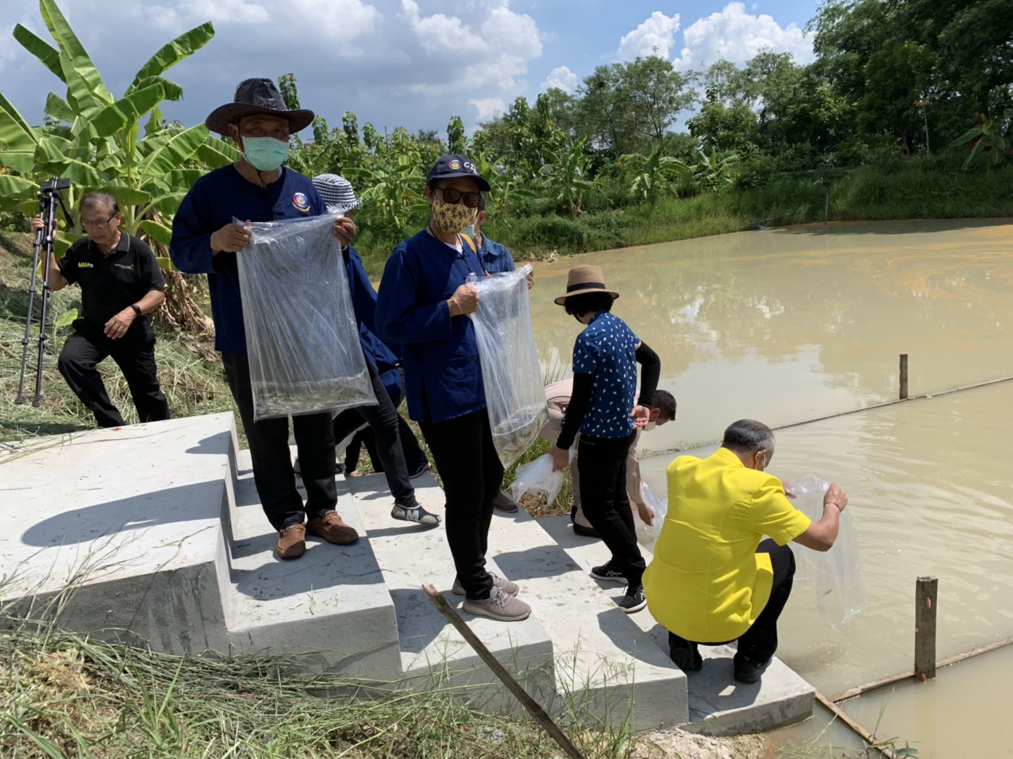 ? จังหวัดขอนแก่น : จัดกิจกรรมพลังสตรีอาสาพัฒนา ปลูกป่าเฉลิมพระเกียรติ เนื่องในโอกาสวันเฉลิมพระชนมพรรษา สมเด็จพระนางเจ้าฯ พระบรมราชินี และกิจกรรมปลูกผักสวนครัว เพื่อสร้างความมั่นคงทางอาหาร ตามพระดำริของเจ้าพระคุณสมเด็จพระอริยวงศาคตญาณ สมเด็จพระสังฆราช สกลมหาสังฆปริณายก ?