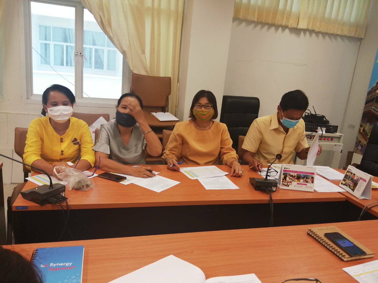 ? พช.ขอนแก่น : จัดประชุมคัดเลือกผู้ผลิต ผู้ประกอบการ OTOP เข้าร่วมจัดแสดงและจำหน่ายสินค้าในงานศิลปาชีพ ประทีปไทย OTOP ก้าวไกลด้วยพระบารมี ประจำปี พ.ศ. 2563 ?