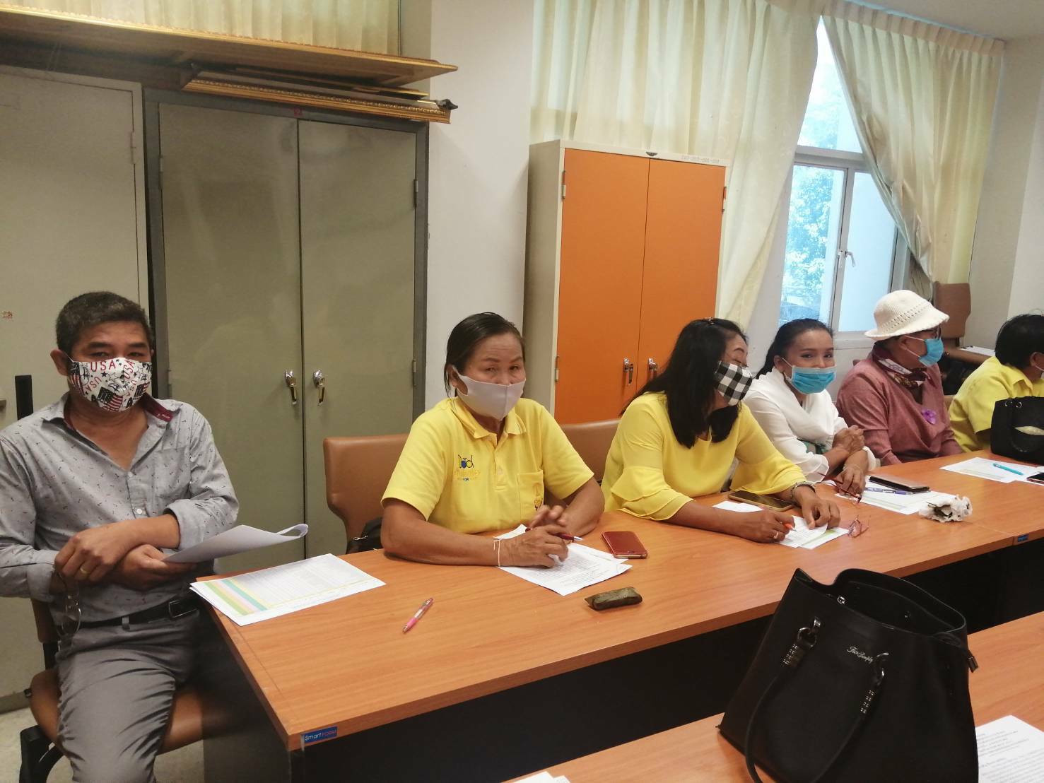 ? พช.ขอนแก่น : จัดประชุมคัดเลือกผู้ผลิต ผู้ประกอบการ OTOP เข้าร่วมจัดแสดงและจำหน่ายสินค้าในงานศิลปาชีพ ประทีปไทย OTOP ก้าวไกลด้วยพระบารมี ประจำปี พ.ศ. 2563 ?