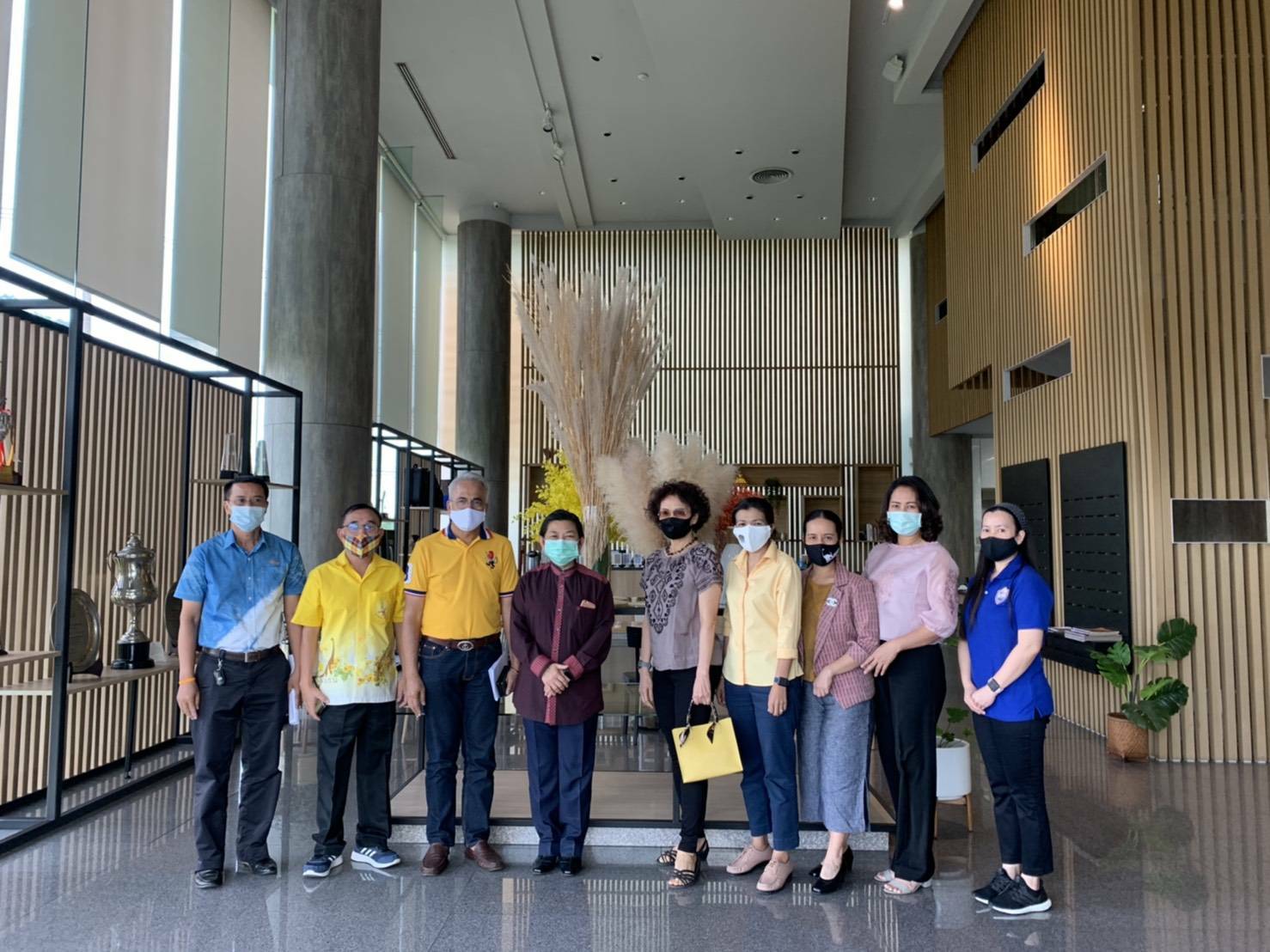 ? พช.ขอนแก่น ร่วมสนับสนุนการสอบสัมภาษณ์ผู้ผ่านการพิจารณาคัดเลือกเป็นผู้จัดการ/ผู้ปฏิบัติงาน ศูนย์ส่งเสริมและพัฒนาสินค้า OTOP จังหวัดขอนแก่น ?