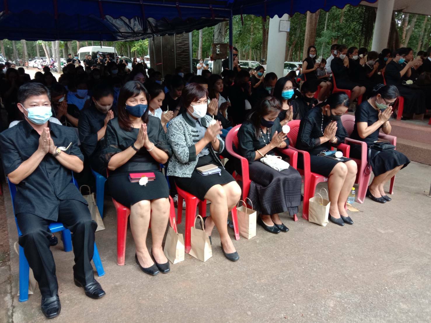 ? พช.ขอนแก่น : ร่วมแสดงความไว้อาลัยงานฌาปนกิจศพนายวชิรวิทย์ รัญดร ผู้วายชนม์ ?